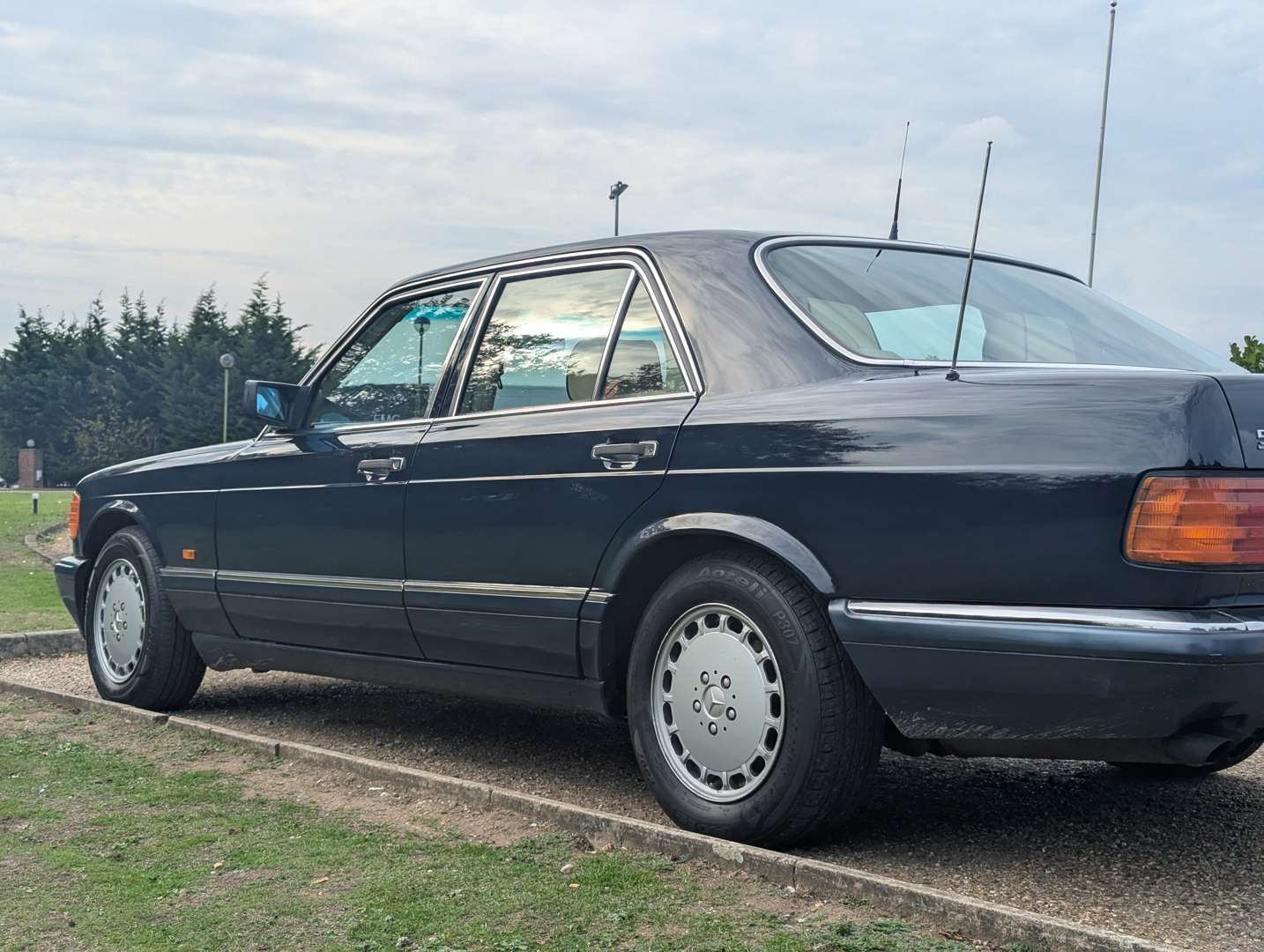 <p>1989 MERCEDES 500 SE AUTO</p>