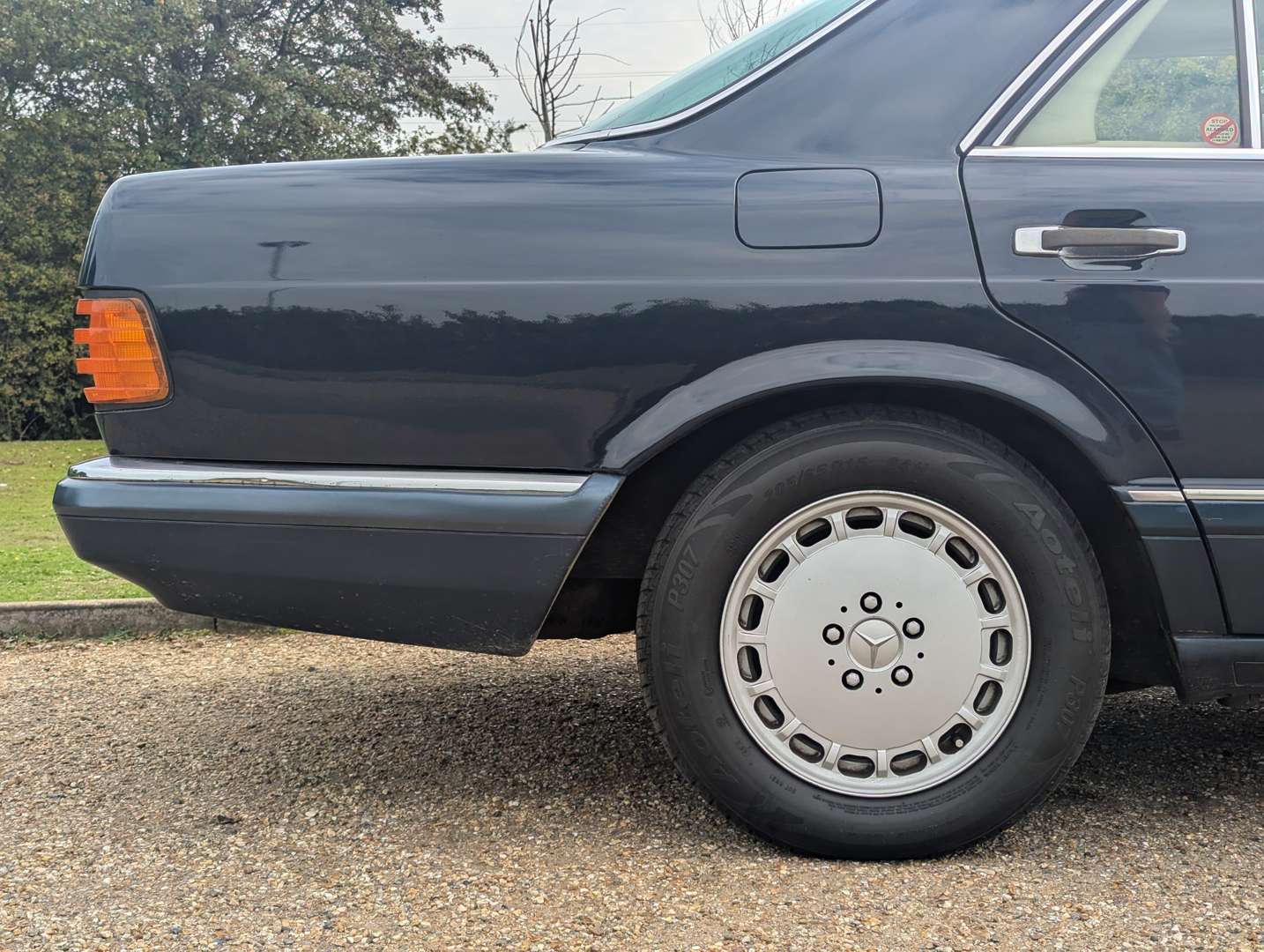 <p>1989 MERCEDES 500 SE AUTO</p>