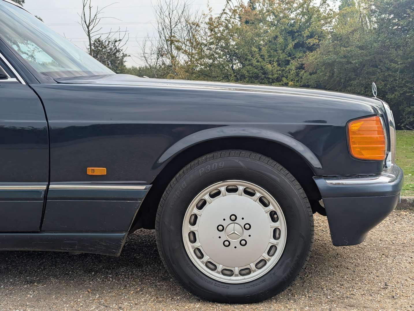 <p>1989 MERCEDES 500 SE AUTO</p>