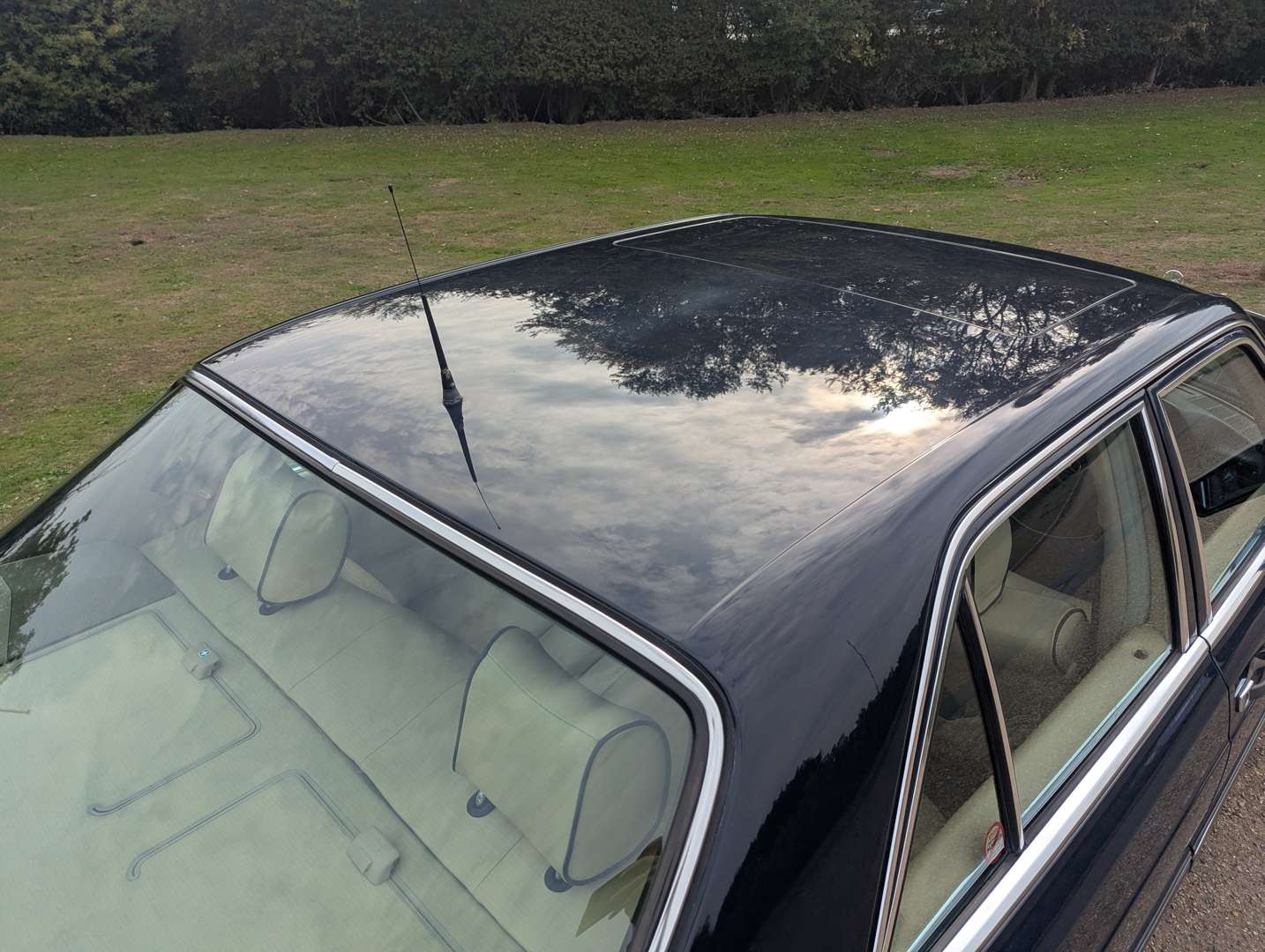 <p>1989 MERCEDES 500 SE AUTO</p>