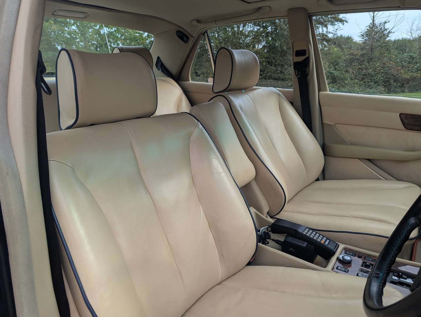 <p>1989 MERCEDES 500 SE AUTO</p>