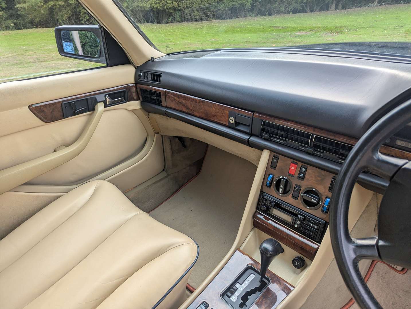 <p>1989 MERCEDES 500 SE AUTO</p>