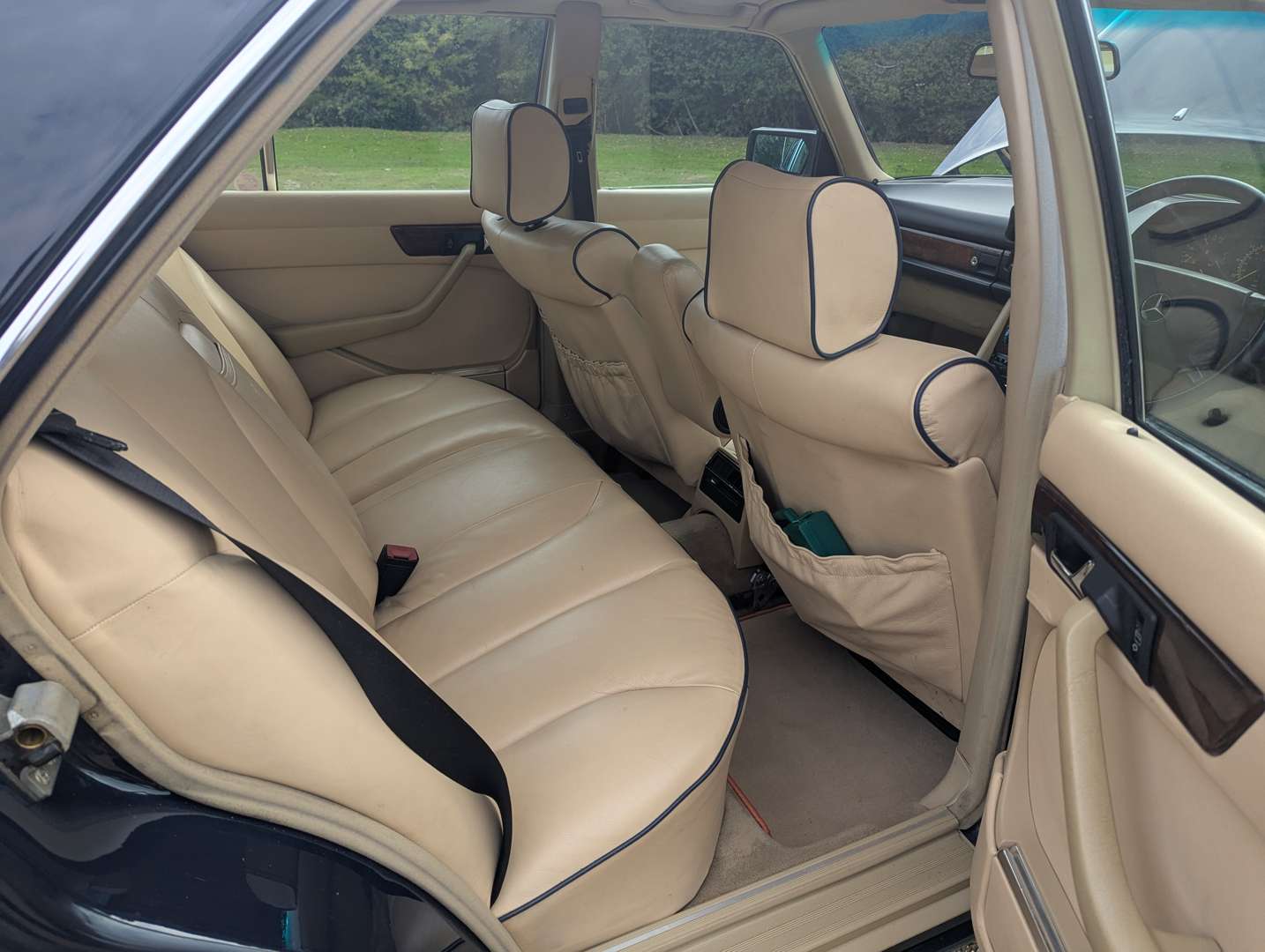 <p>1989 MERCEDES 500 SE AUTO</p>