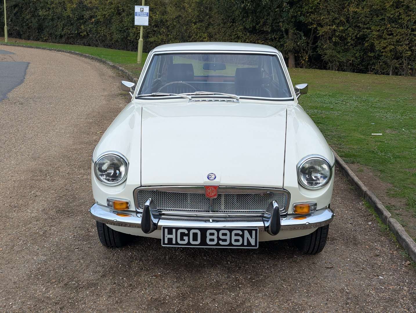 <p>1974 MG B GT</p>