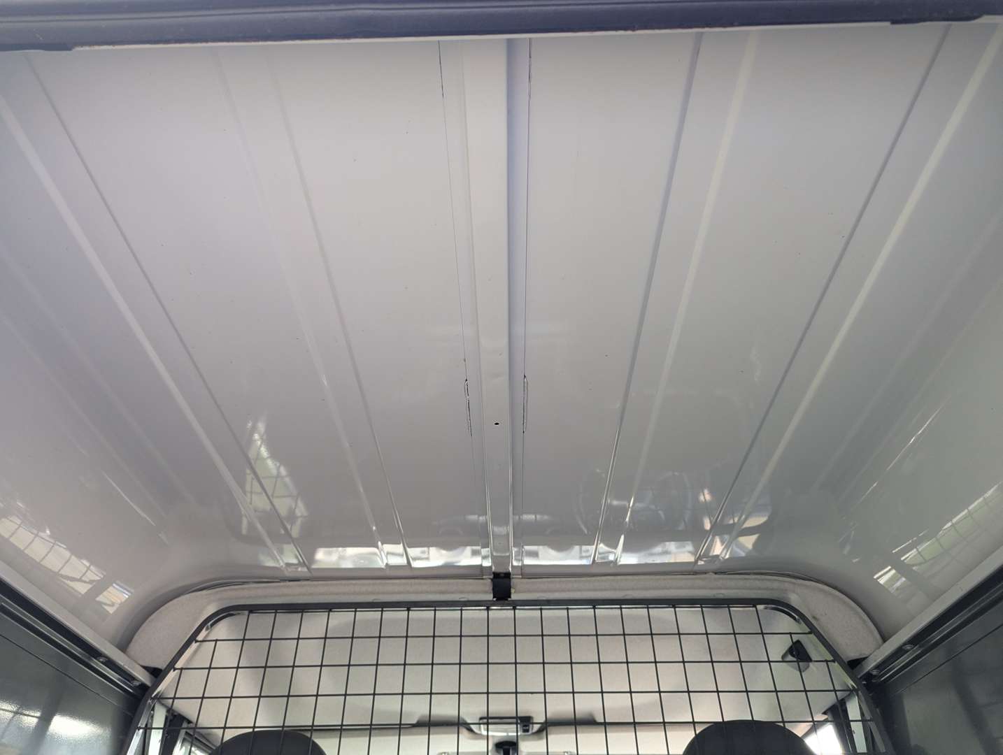 <p>2015 LAND ROVER DEFENDER 90 HARD TOP TDCI</p>