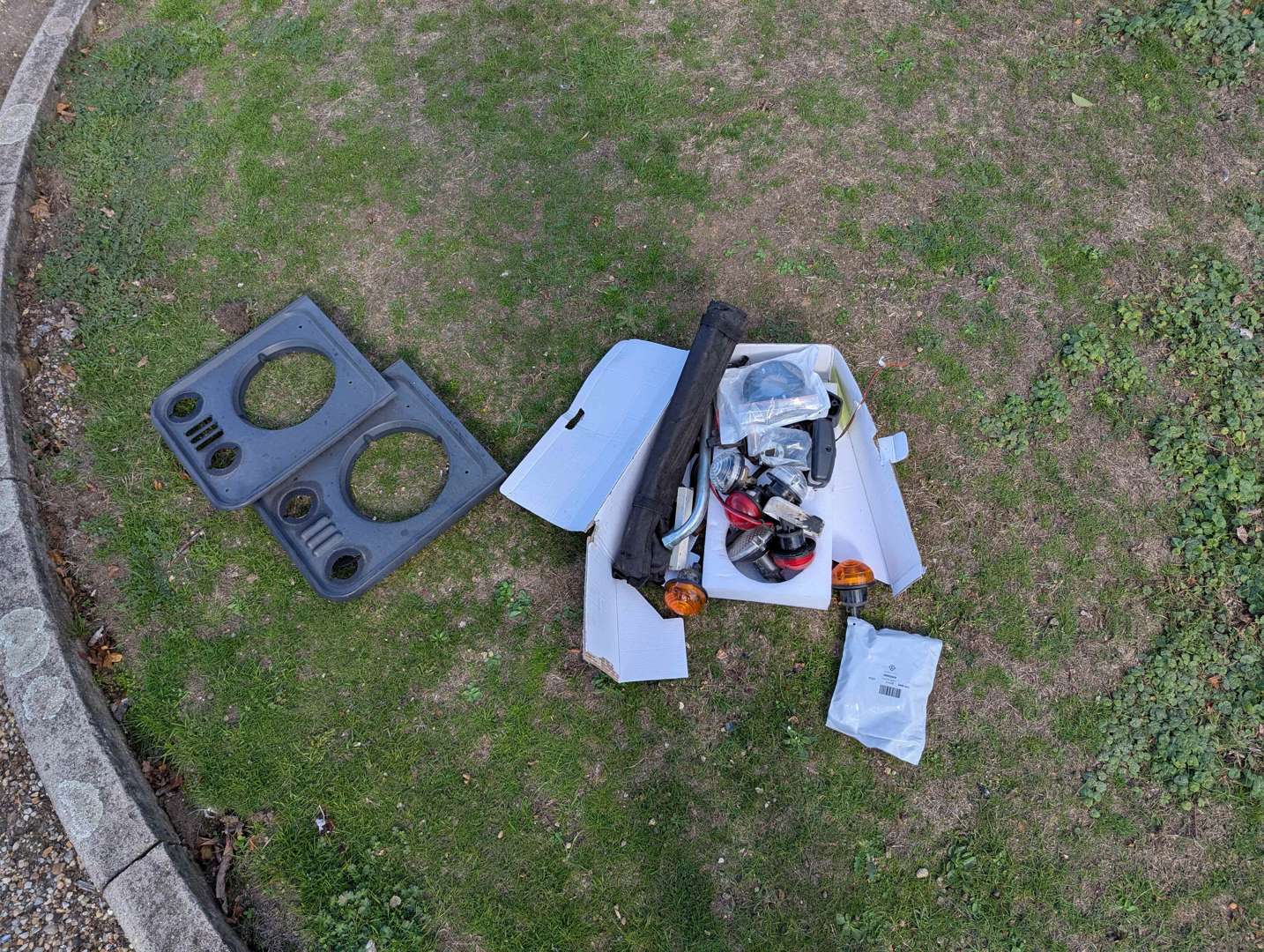 <p>2015 LAND ROVER DEFENDER 90 HARD TOP TDCI</p>