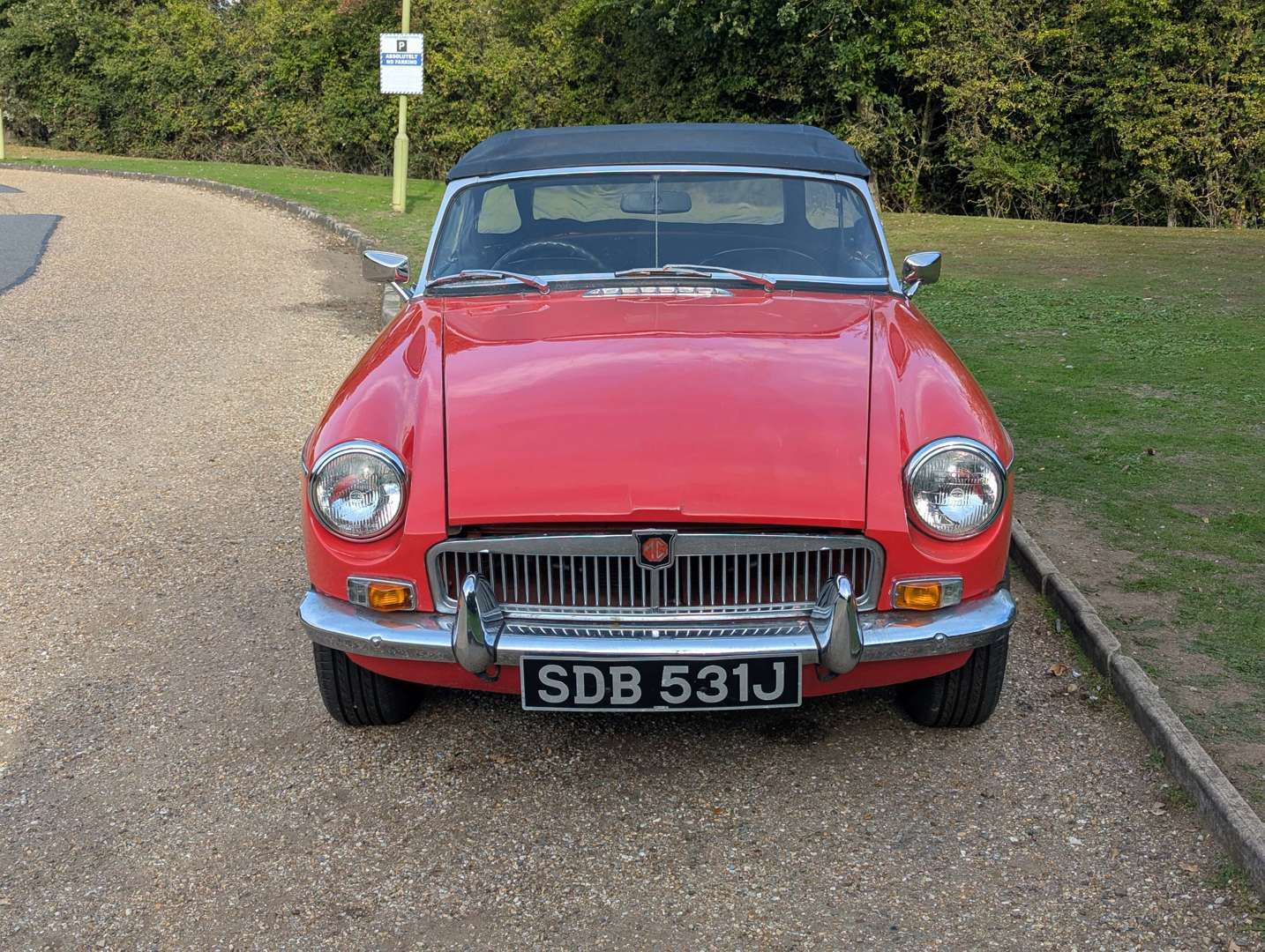 <p>1970 MG B ROADSTER</p>