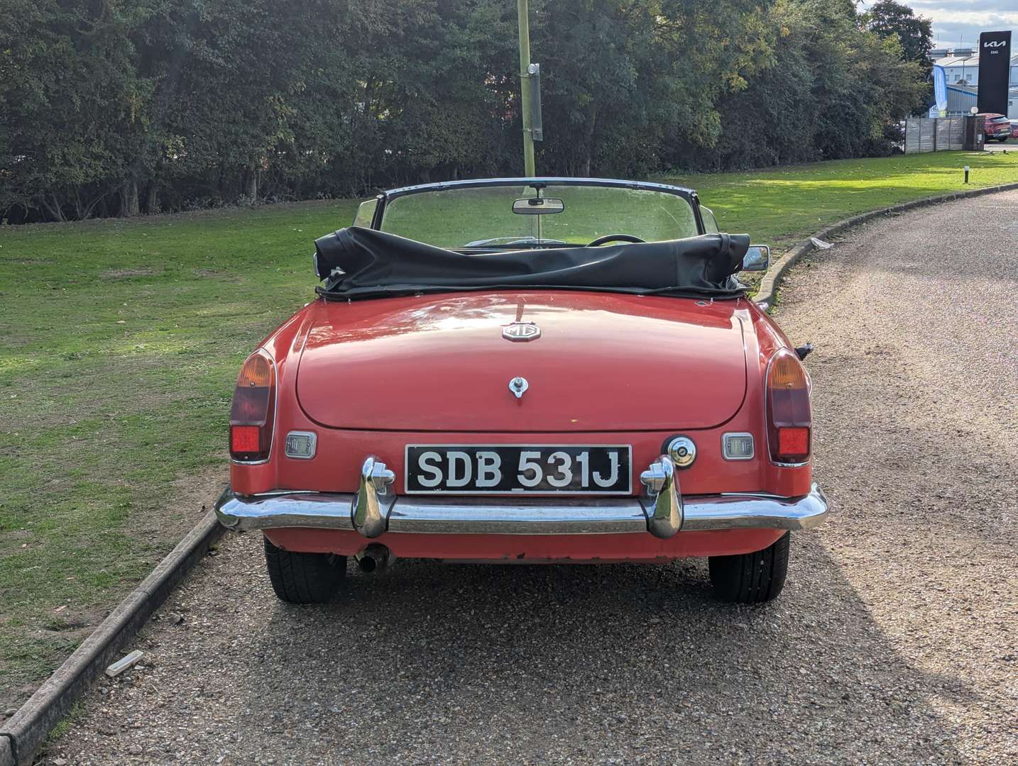 <p>1970 MG B ROADSTER</p>