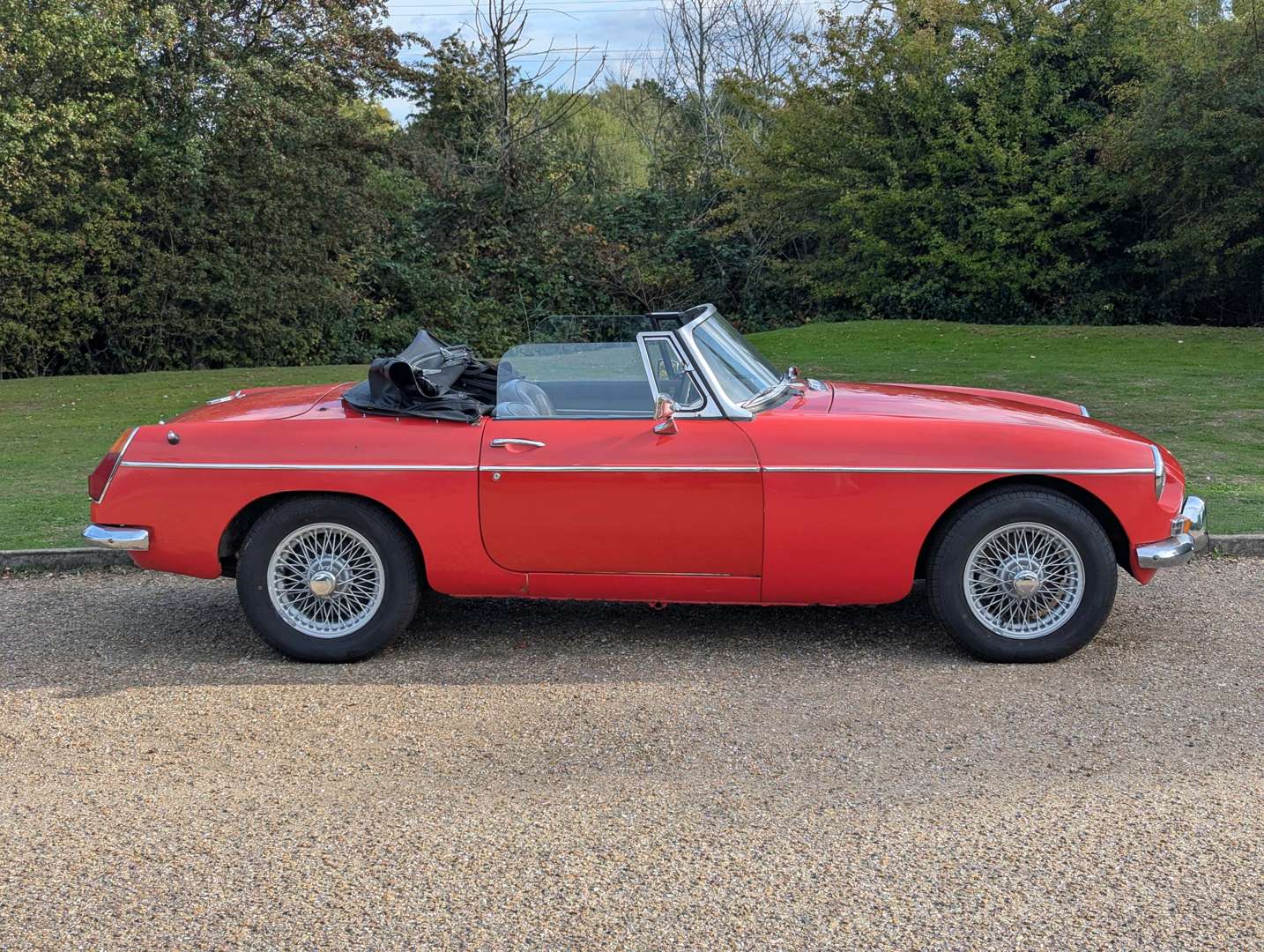 <p>1970 MG B ROADSTER</p>