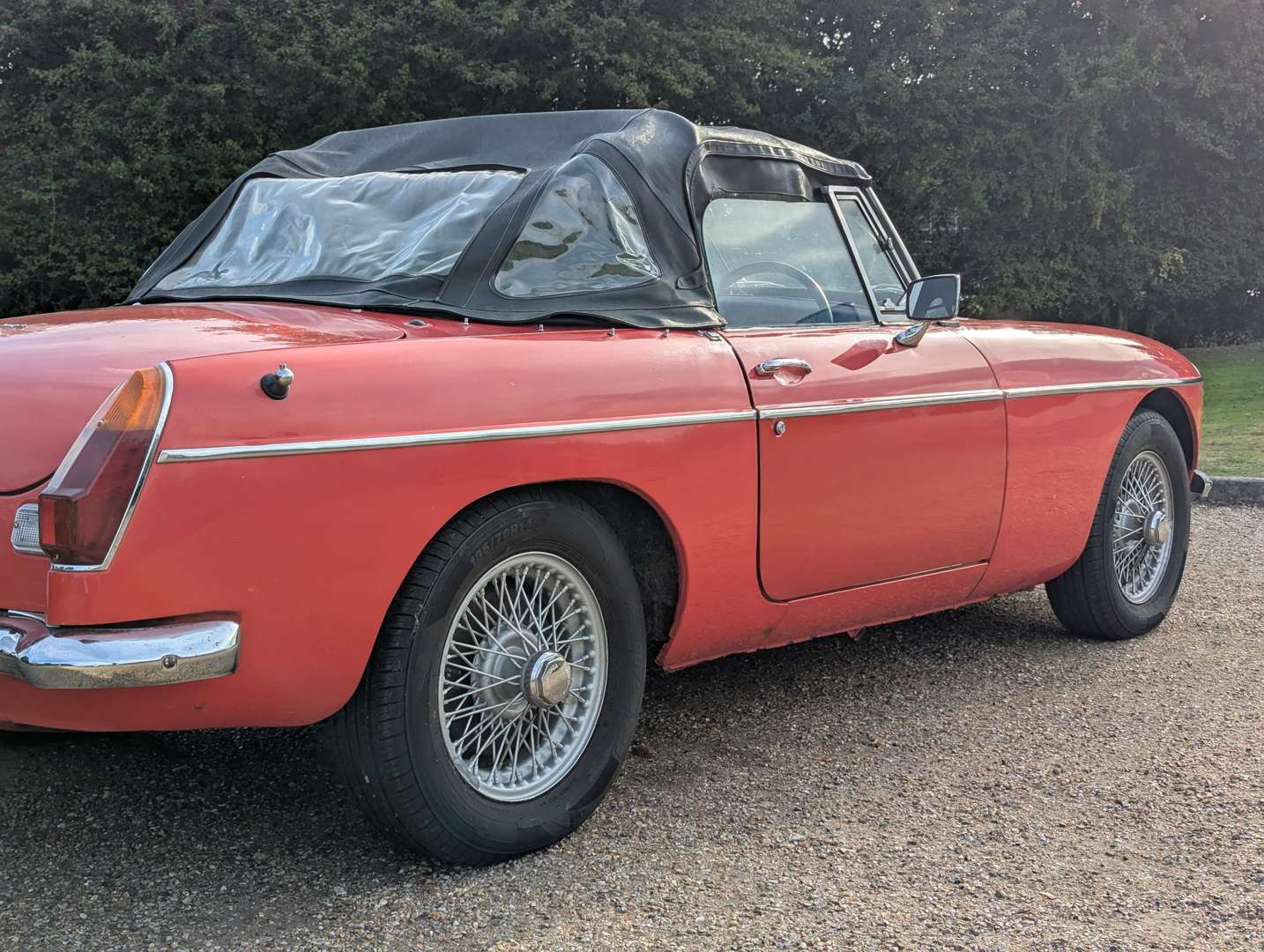 <p>1970 MG B ROADSTER</p>