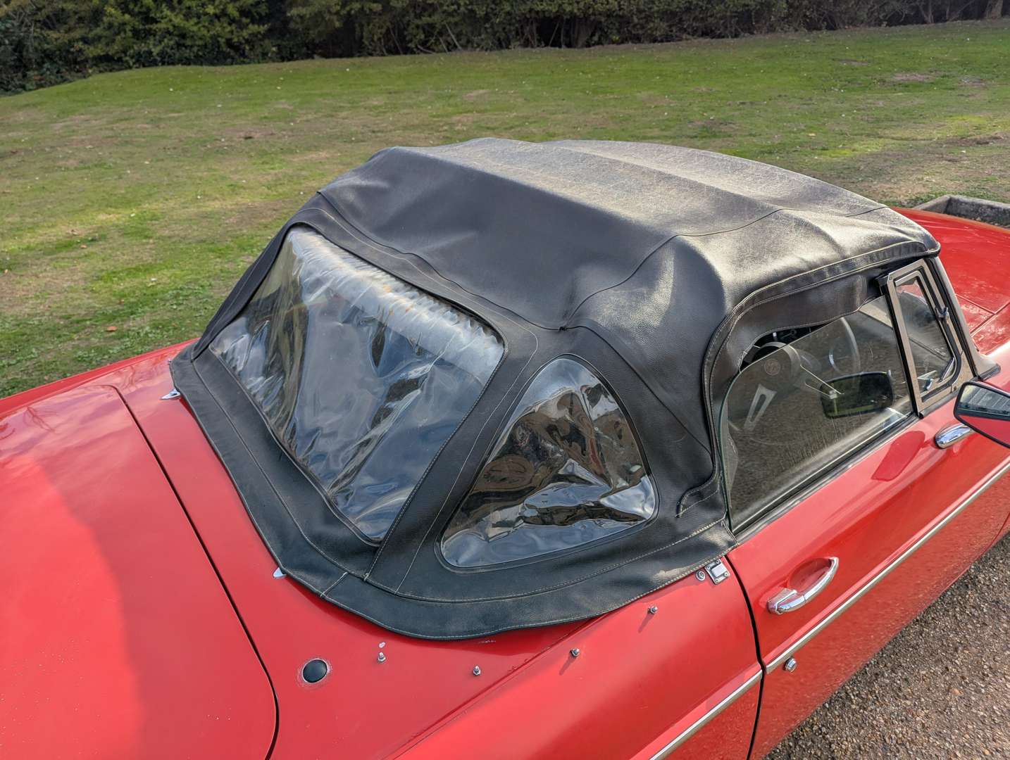 <p>1970 MG B ROADSTER</p>