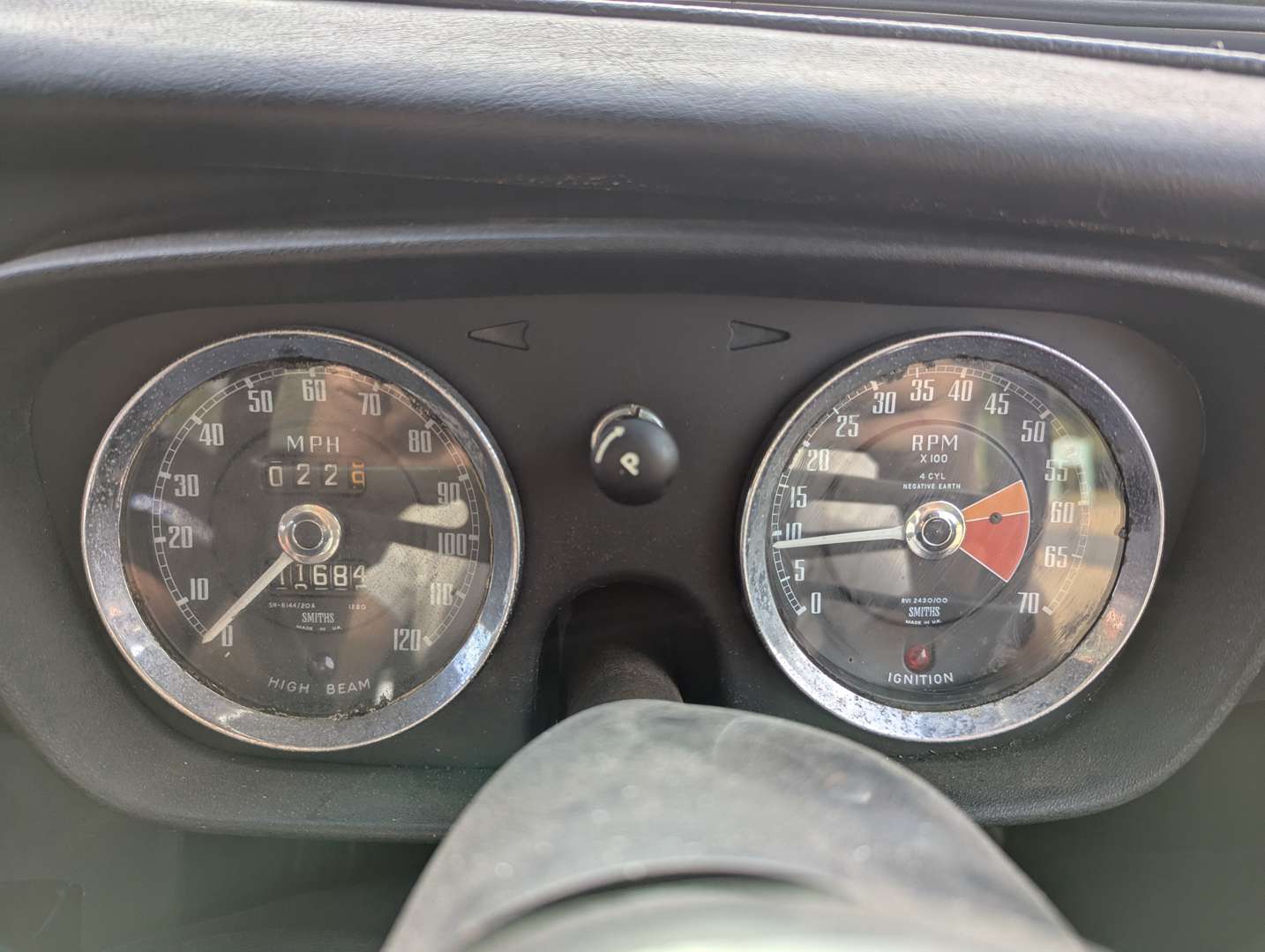 <p>1970 MG B ROADSTER</p>