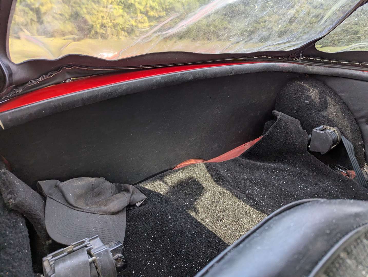 <p>1970 MG B ROADSTER</p>