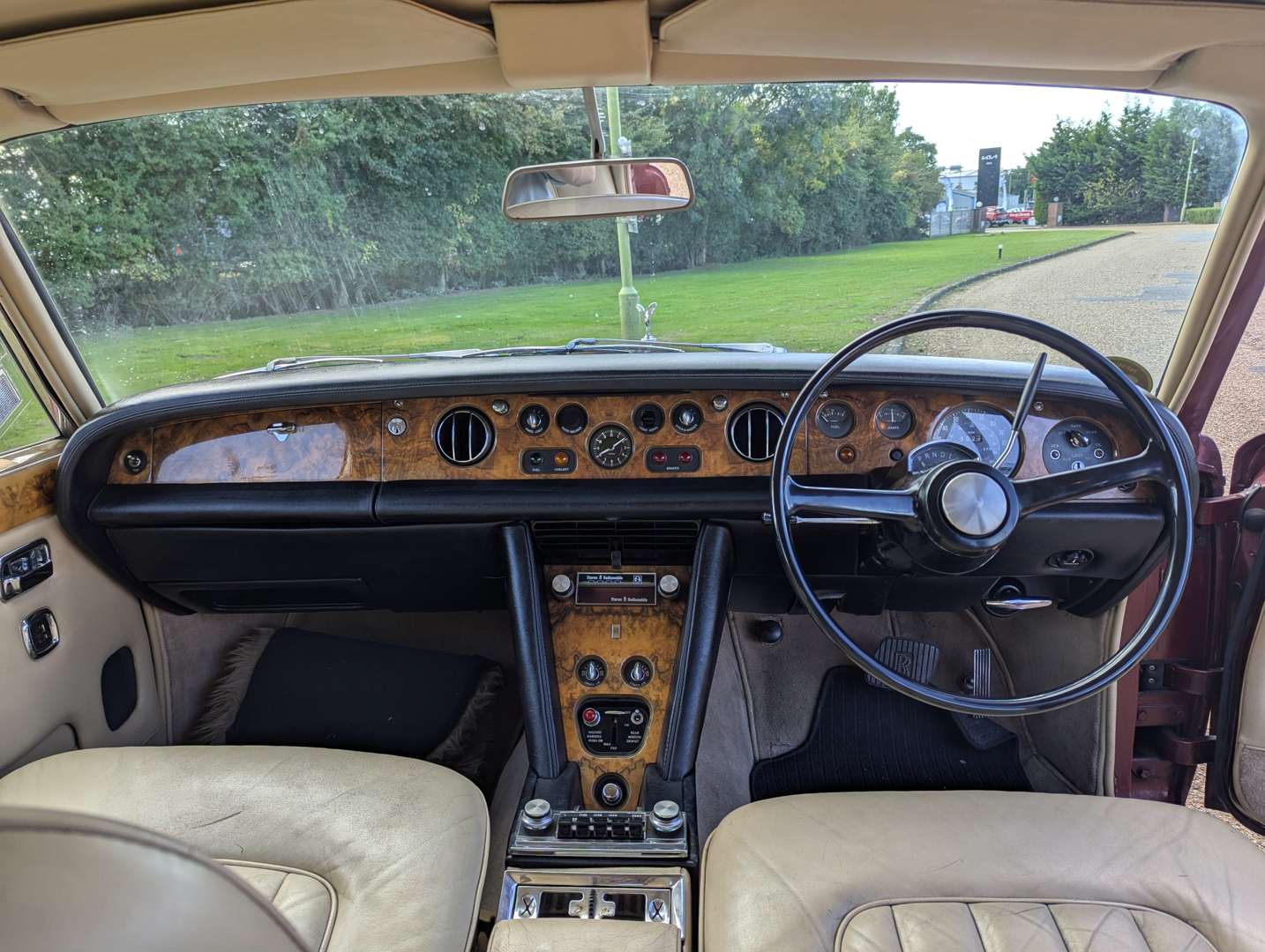 <p>1971 ROLLS ROYCE SILVER SHADOW I</p>