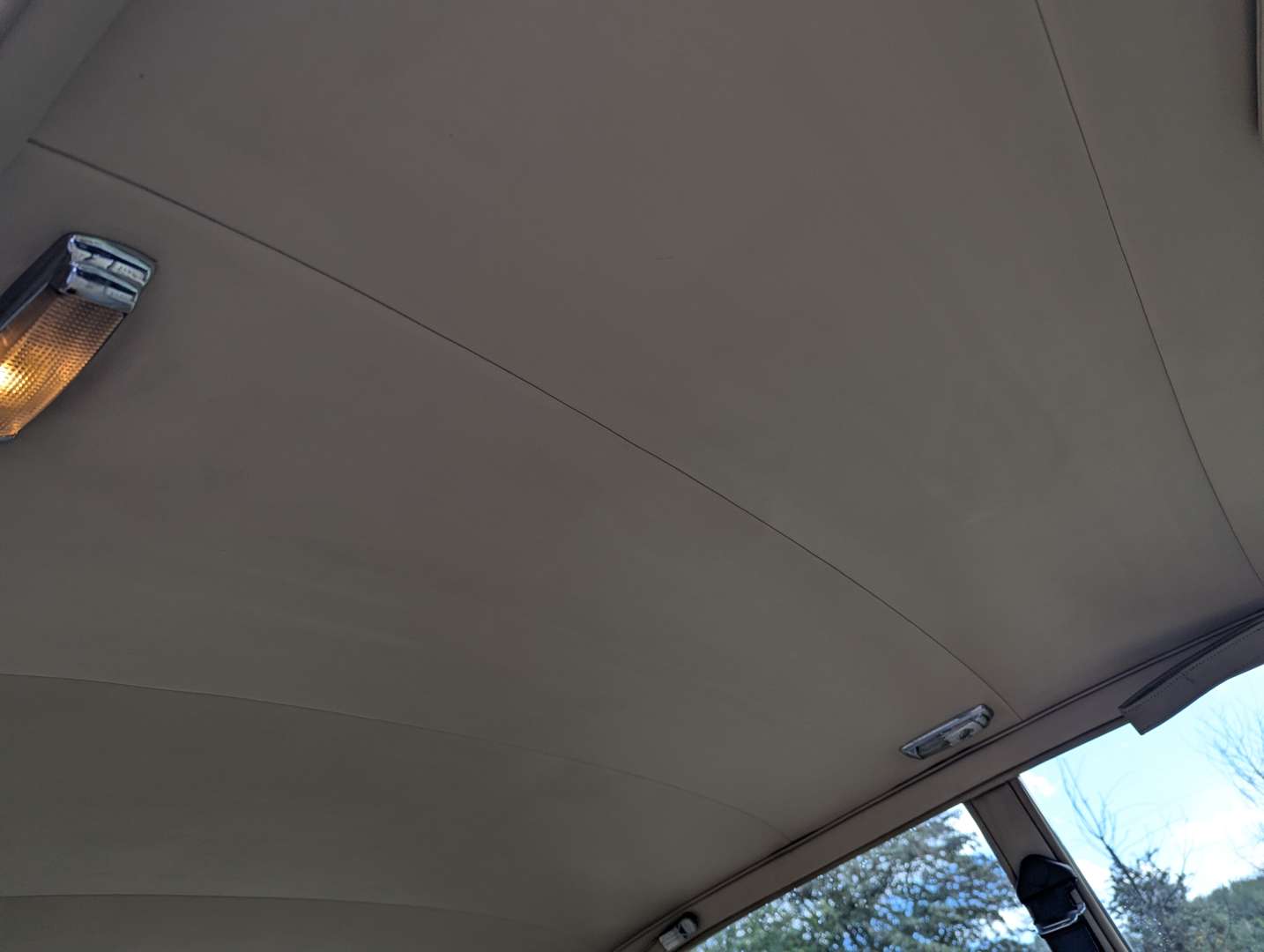 <p>1971 ROLLS ROYCE SILVER SHADOW I</p>