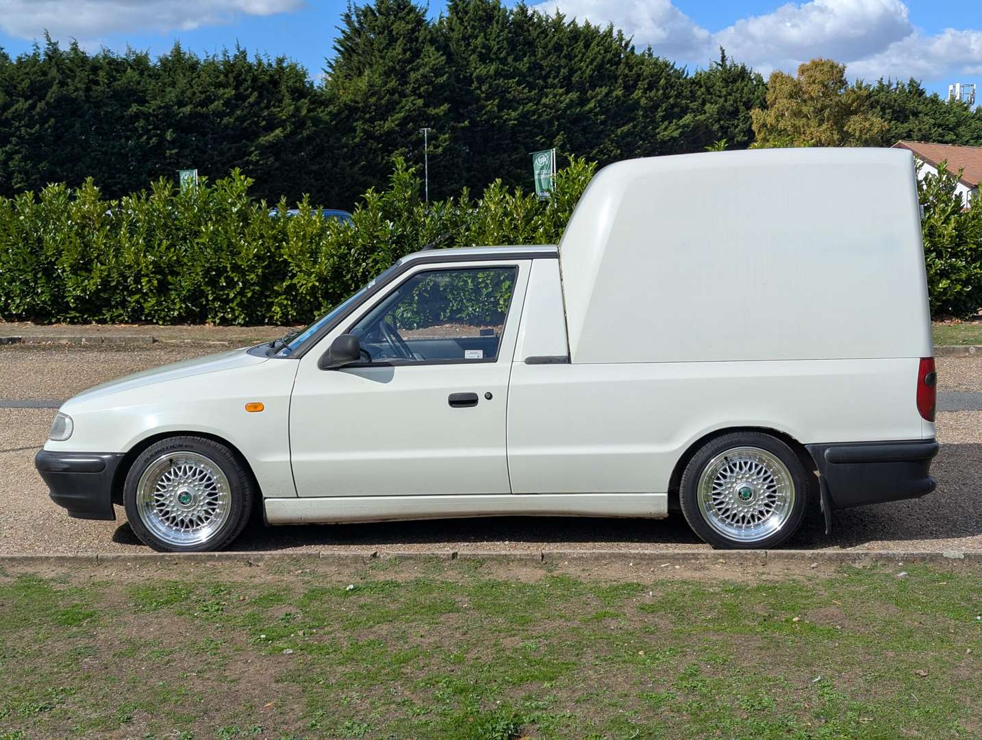 <p>2000 SKODA FELICIA CUBE VAN DIESEL</p>