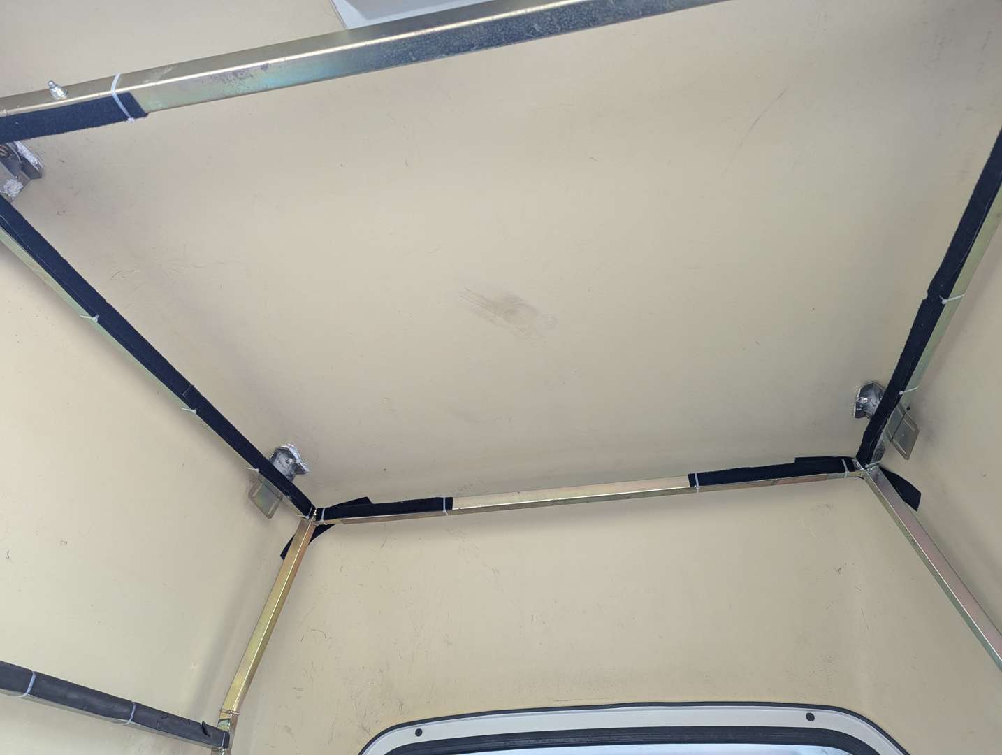 <p>2000 SKODA FELICIA CUBE VAN DIESEL</p>