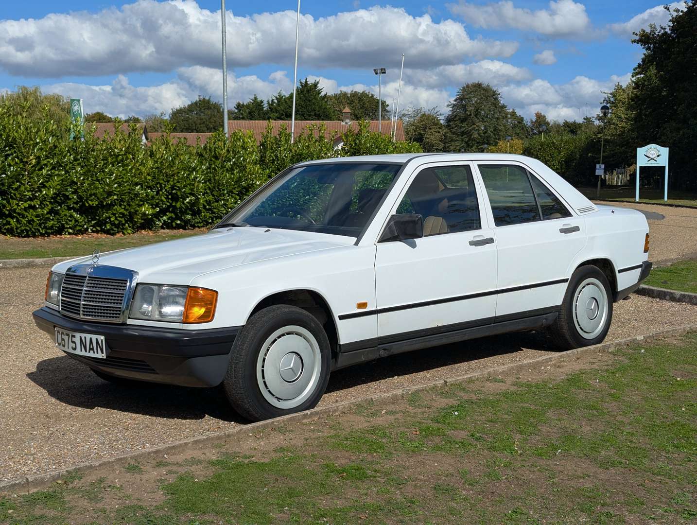 <p>1985 MERCEDES 190E 2.0 MANUAL</p>