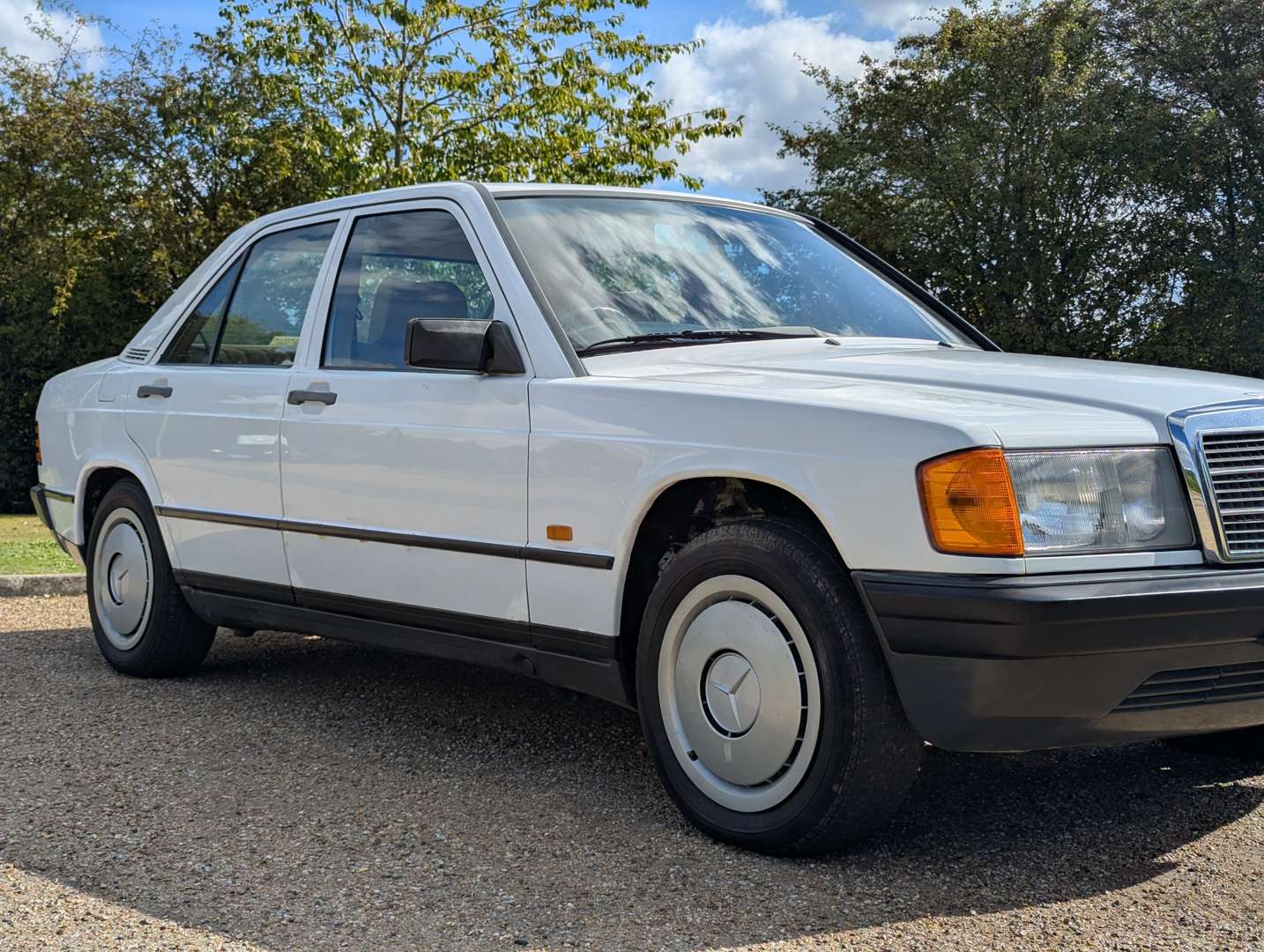 <p>1985 MERCEDES 190E 2.0 MANUAL</p>