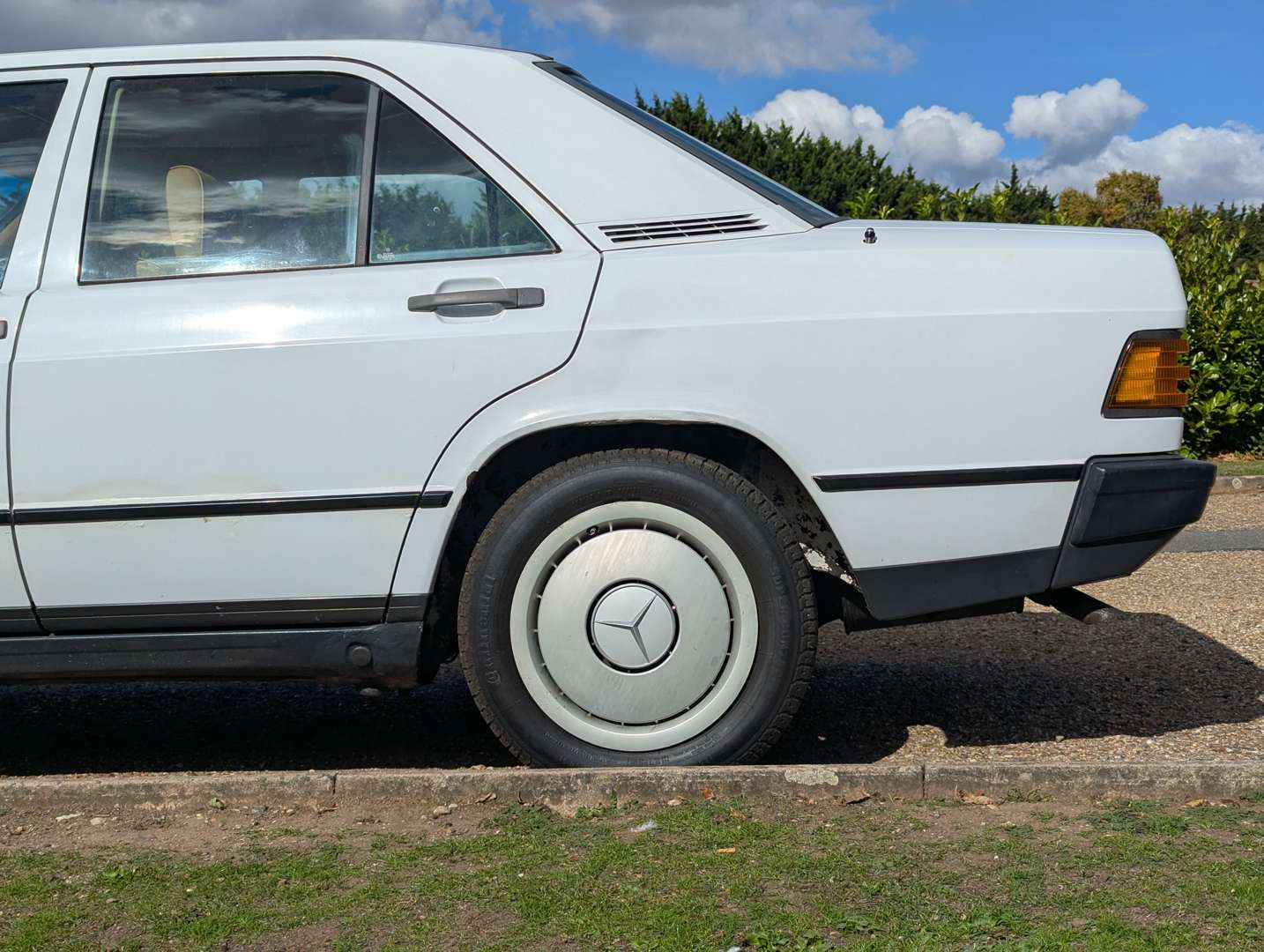 <p>1985 MERCEDES 190E 2.0 MANUAL</p>