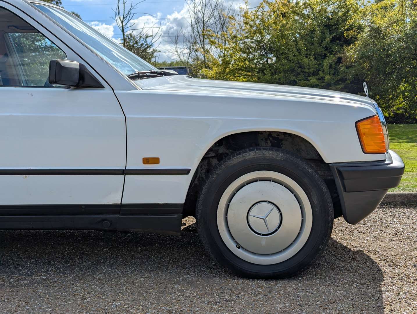<p>1985 MERCEDES 190E 2.0 MANUAL</p>