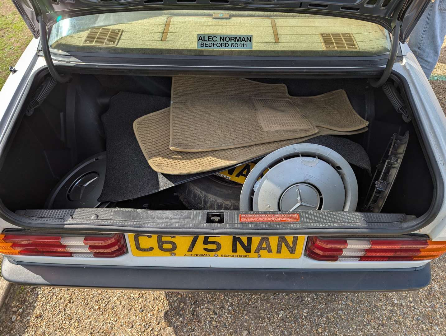 <p>1985 MERCEDES 190E 2.0 MANUAL</p>