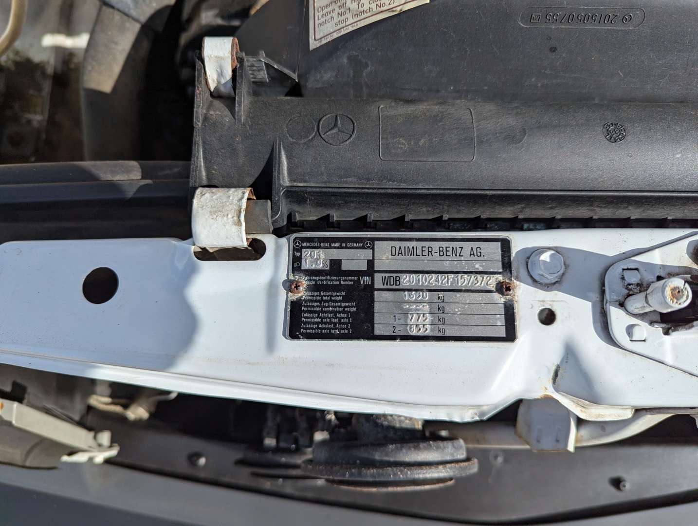 <p>1985 MERCEDES 190E 2.0 MANUAL</p>