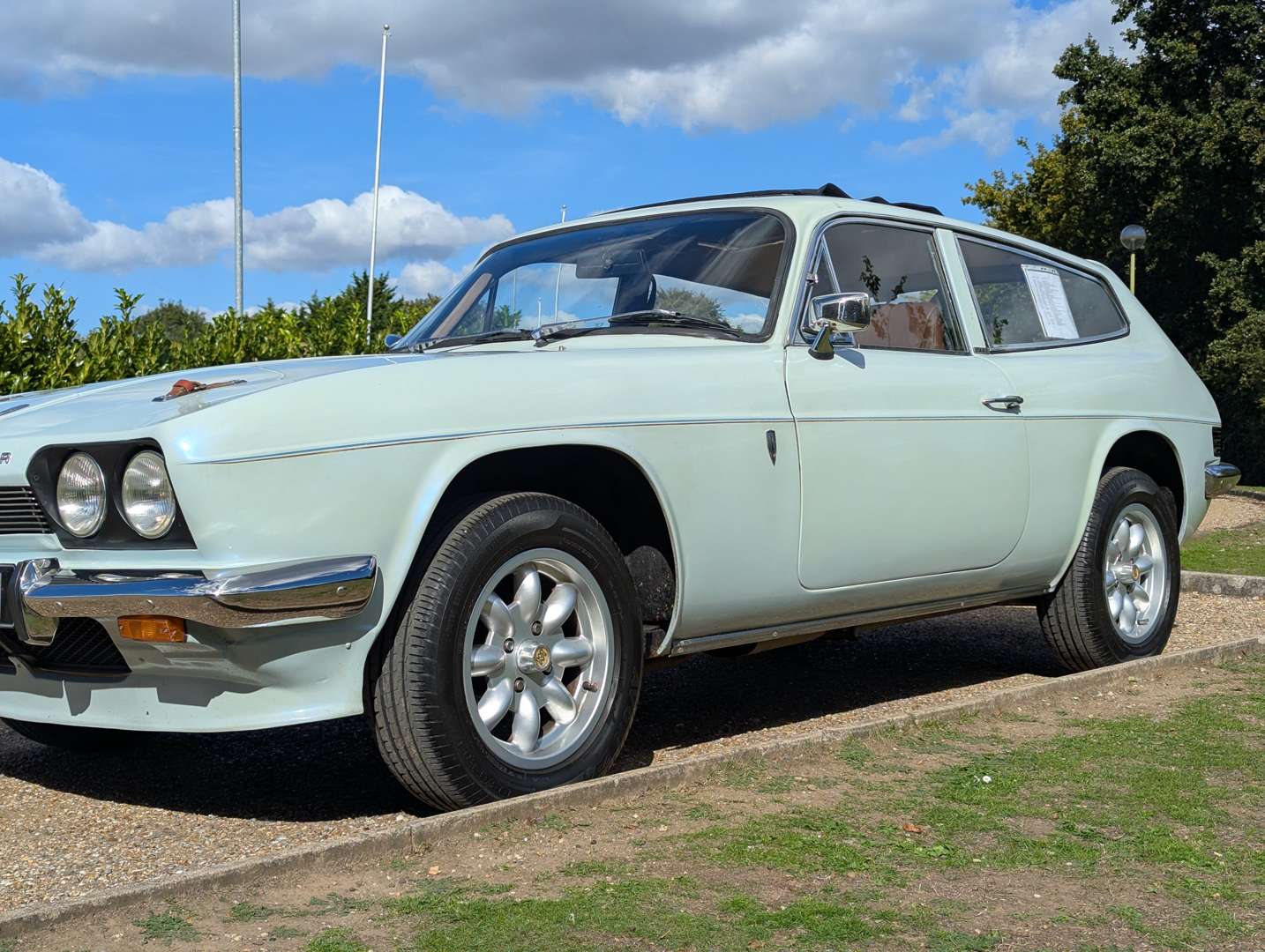 <p>1974 RELIANT SCIMITAR GTE</p>
