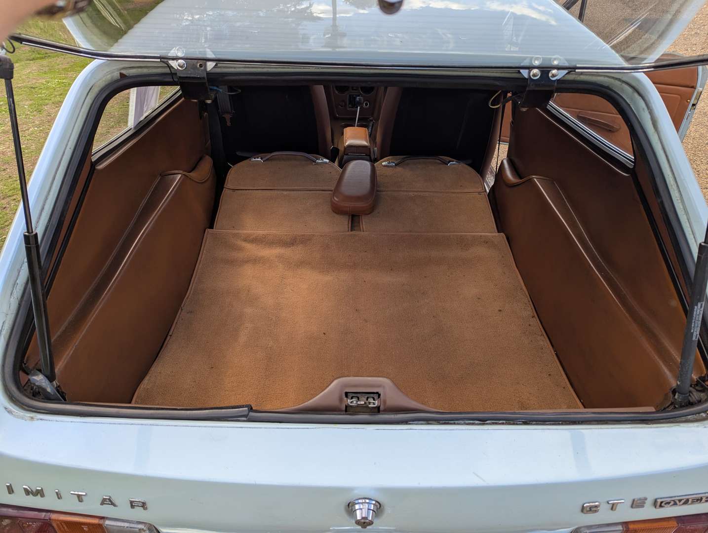 <p>1974 RELIANT SCIMITAR GTE</p>