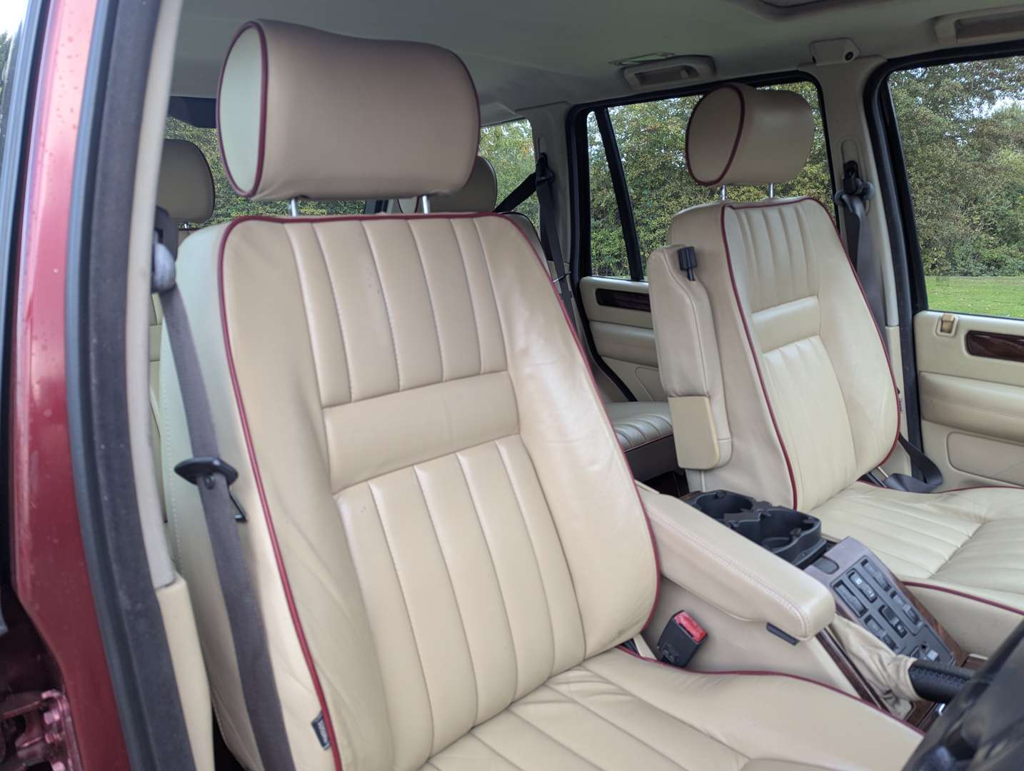 <p>2000 RANGE ROVER VOGUE 4.6 AUTO</p>