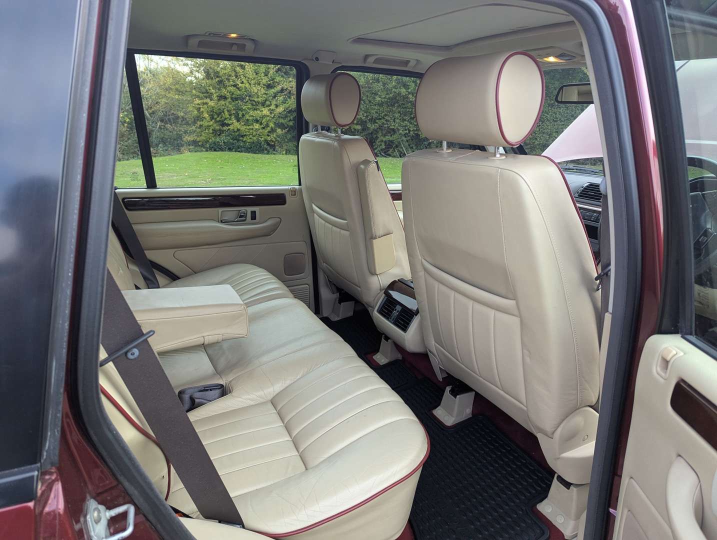 <p>2000 RANGE ROVER VOGUE 4.6 AUTO</p>