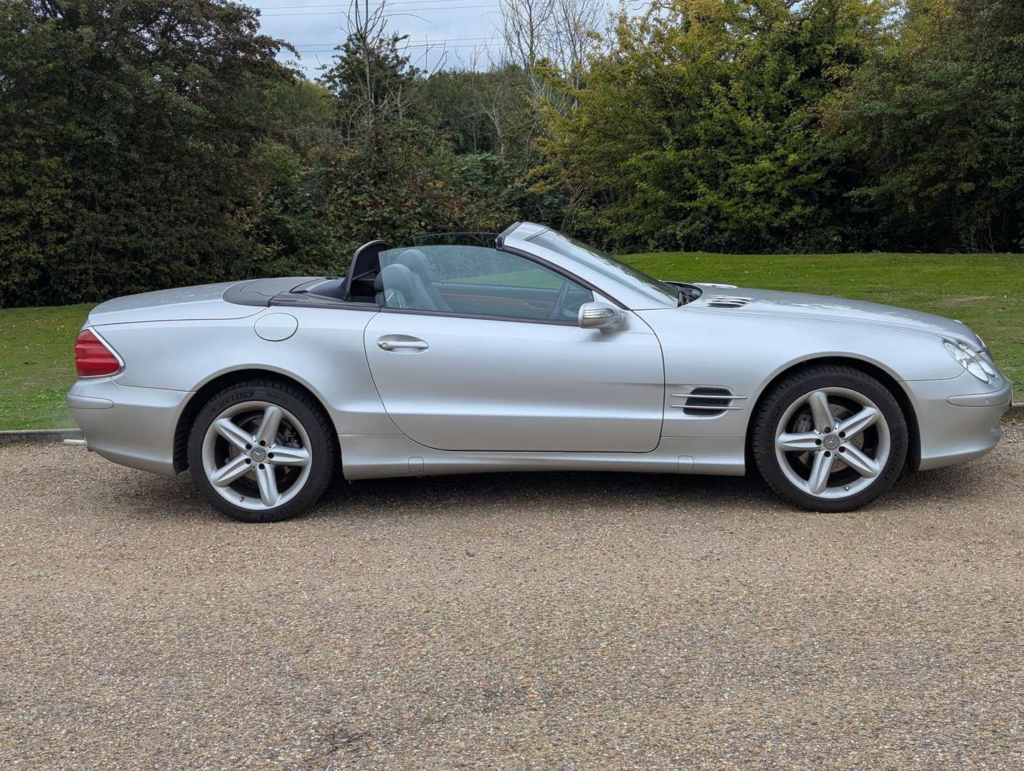 <p>2004 MERCEDES SL 350 AUTO</p>