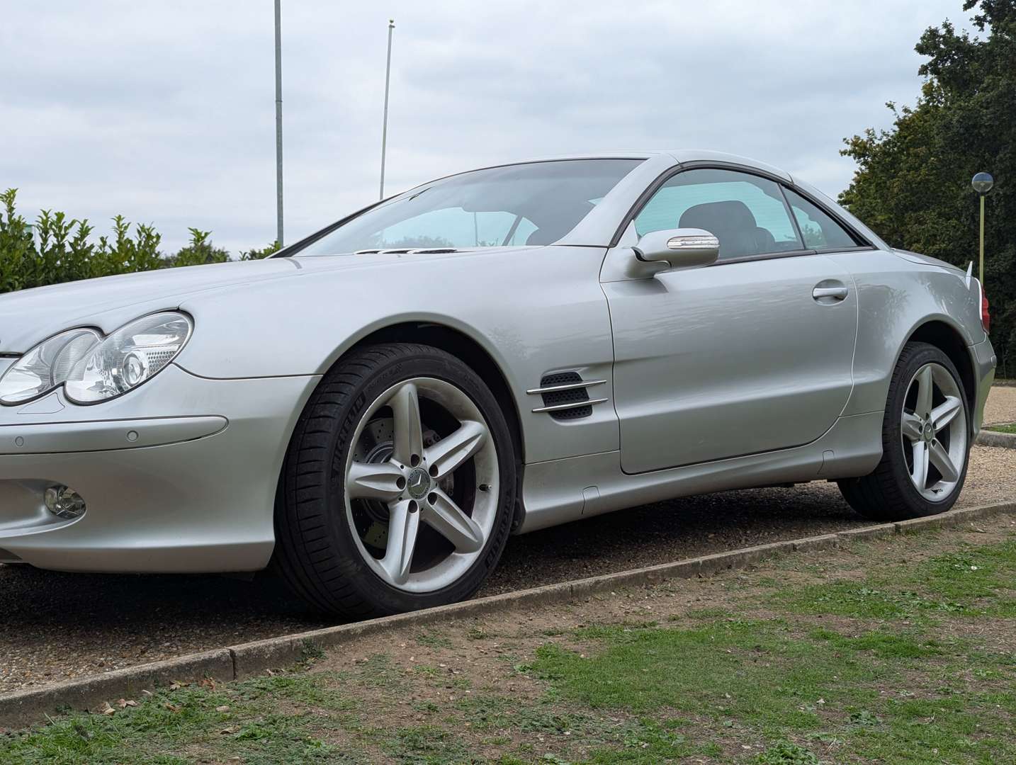 <p>2004 MERCEDES SL 350 AUTO</p>