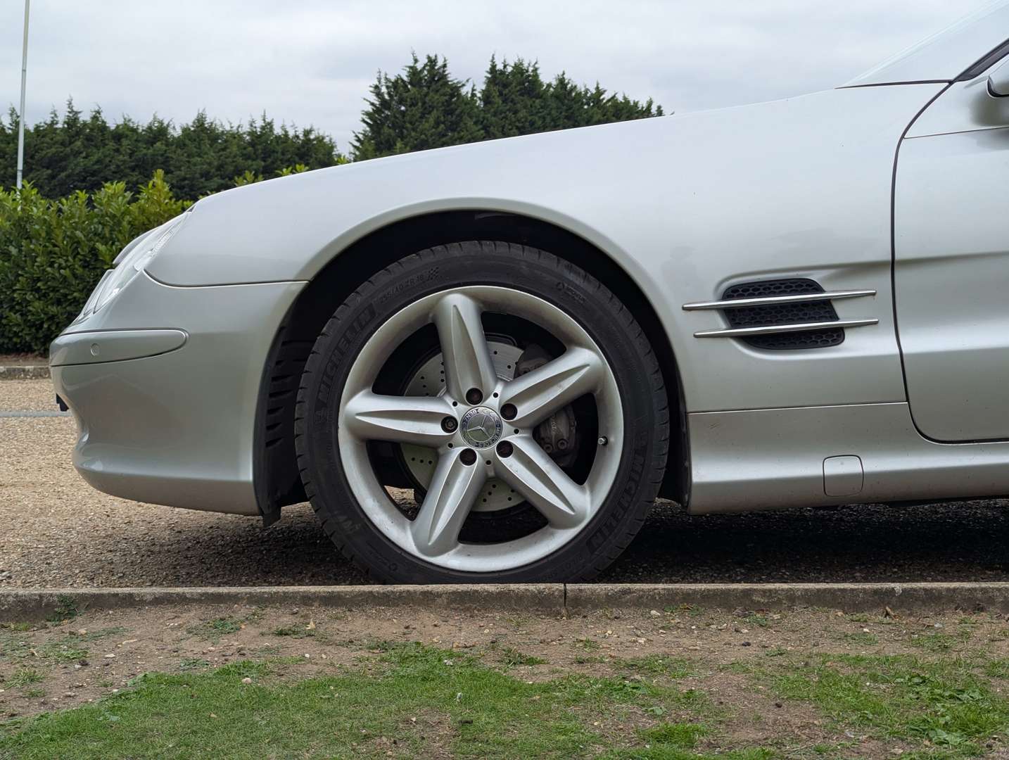 <p>2004 MERCEDES SL 350 AUTO</p>