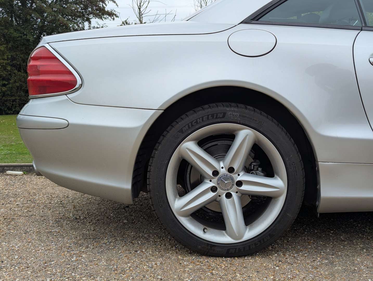 <p>2004 MERCEDES SL 350 AUTO</p>