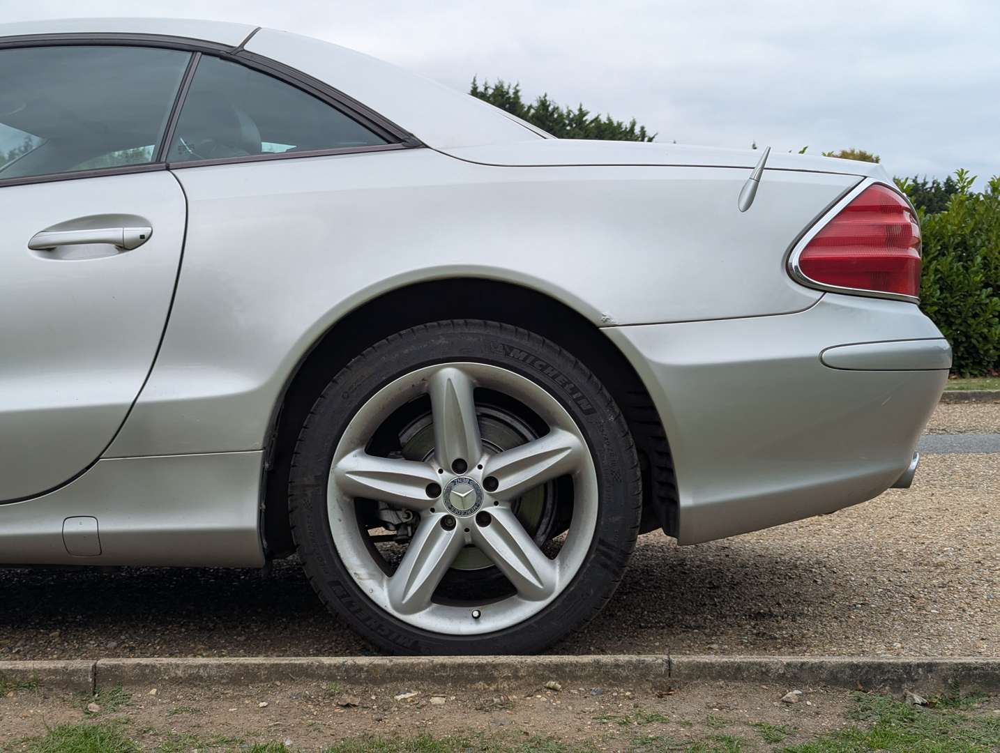 <p>2004 MERCEDES SL 350 AUTO</p>