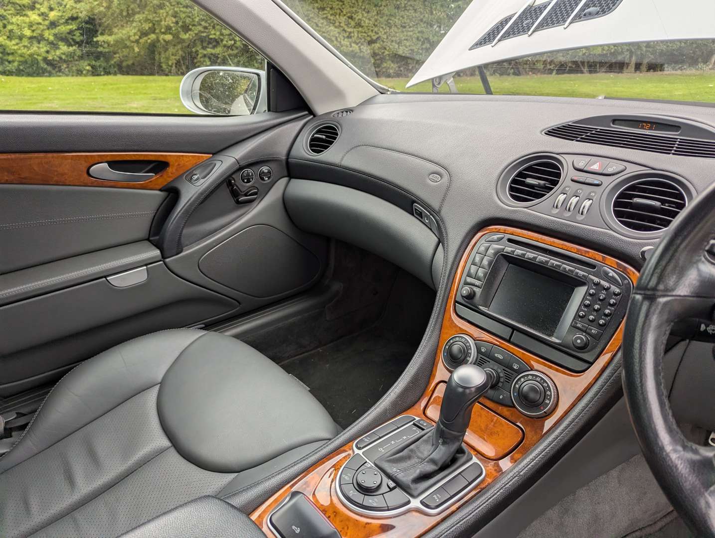 <p>2004 MERCEDES SL 350 AUTO</p>