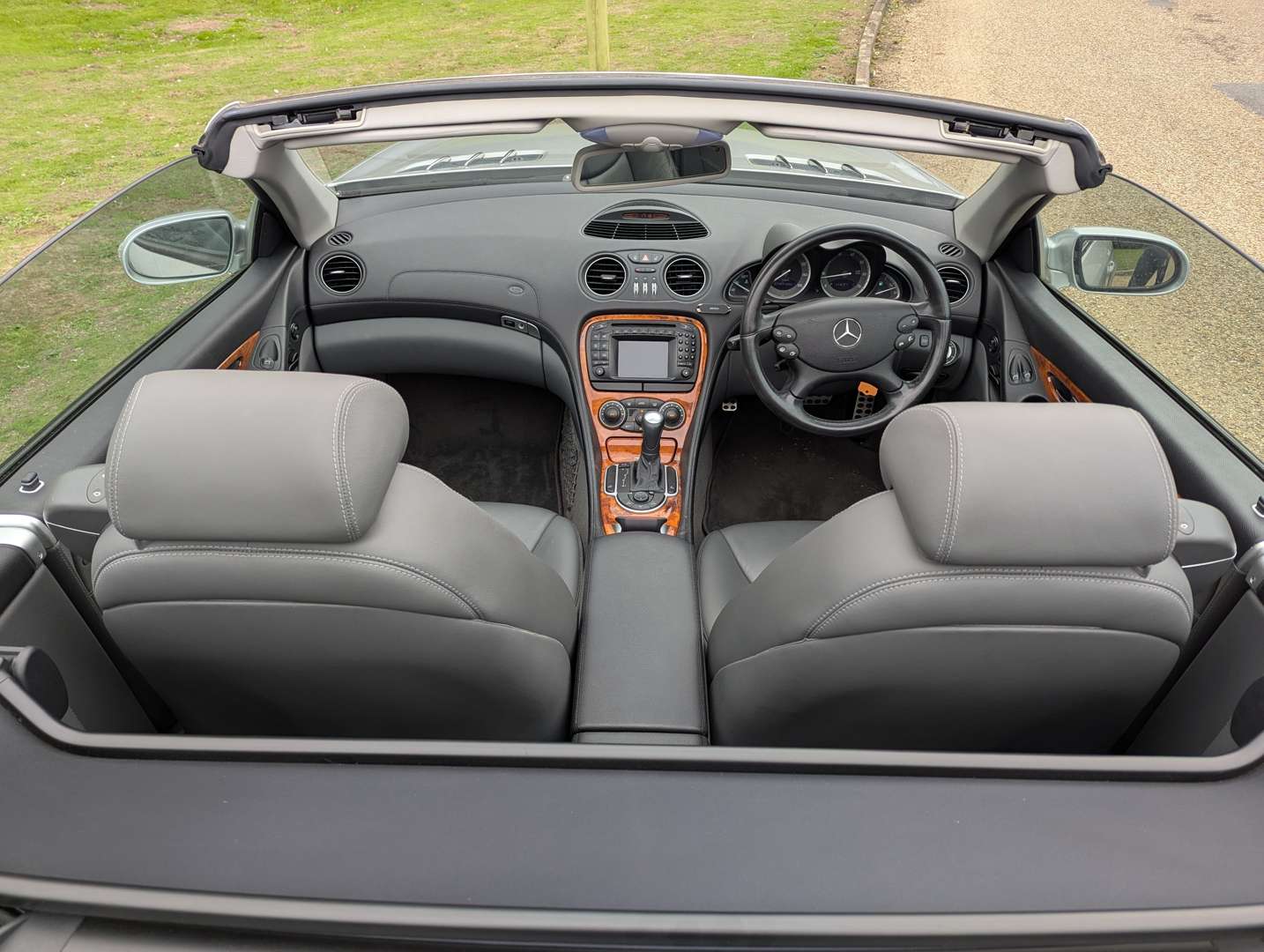 <p>2004 MERCEDES SL 350 AUTO</p>