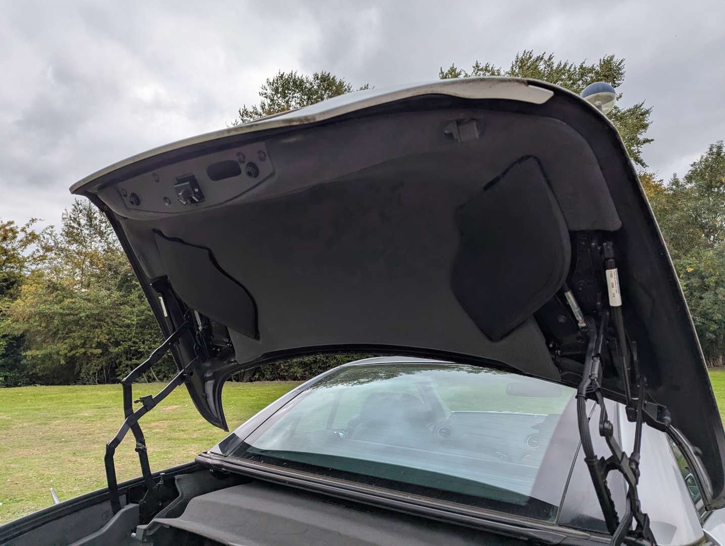 <p>2004 MERCEDES SL 350 AUTO</p>