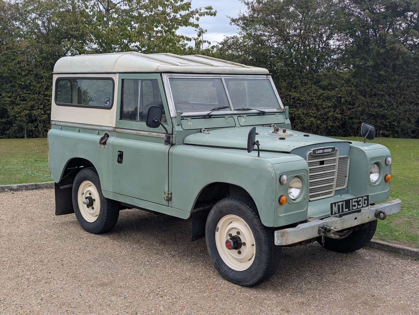 <p>1969 LAND ROVER SERIES IIA</p>