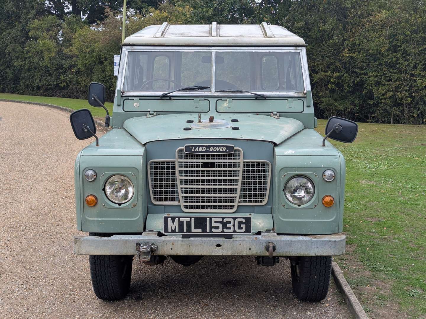 <p>1969 LAND ROVER SERIES IIA</p>