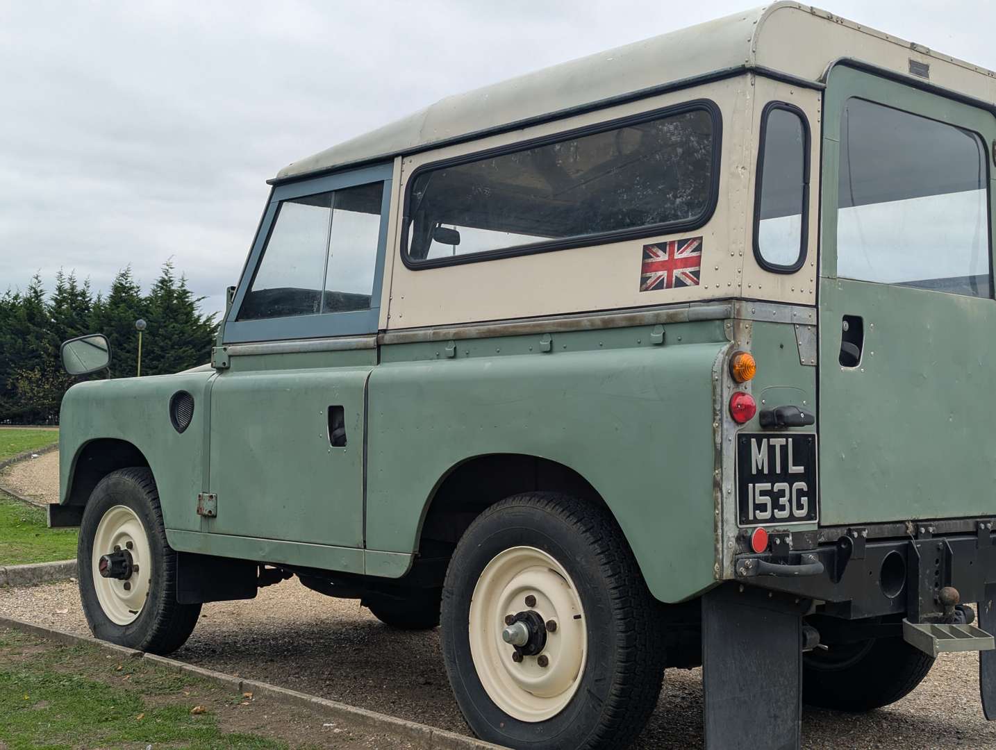<p>1969 LAND ROVER SERIES IIA</p>