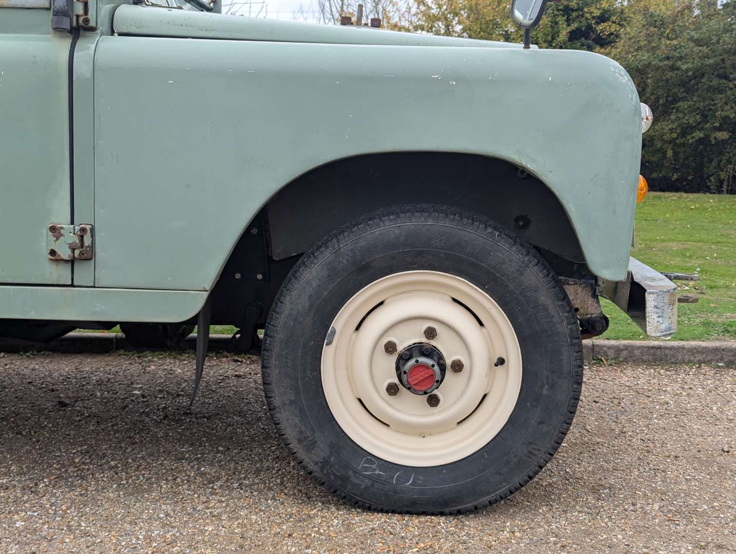 <p>1969 LAND ROVER SERIES IIA</p>