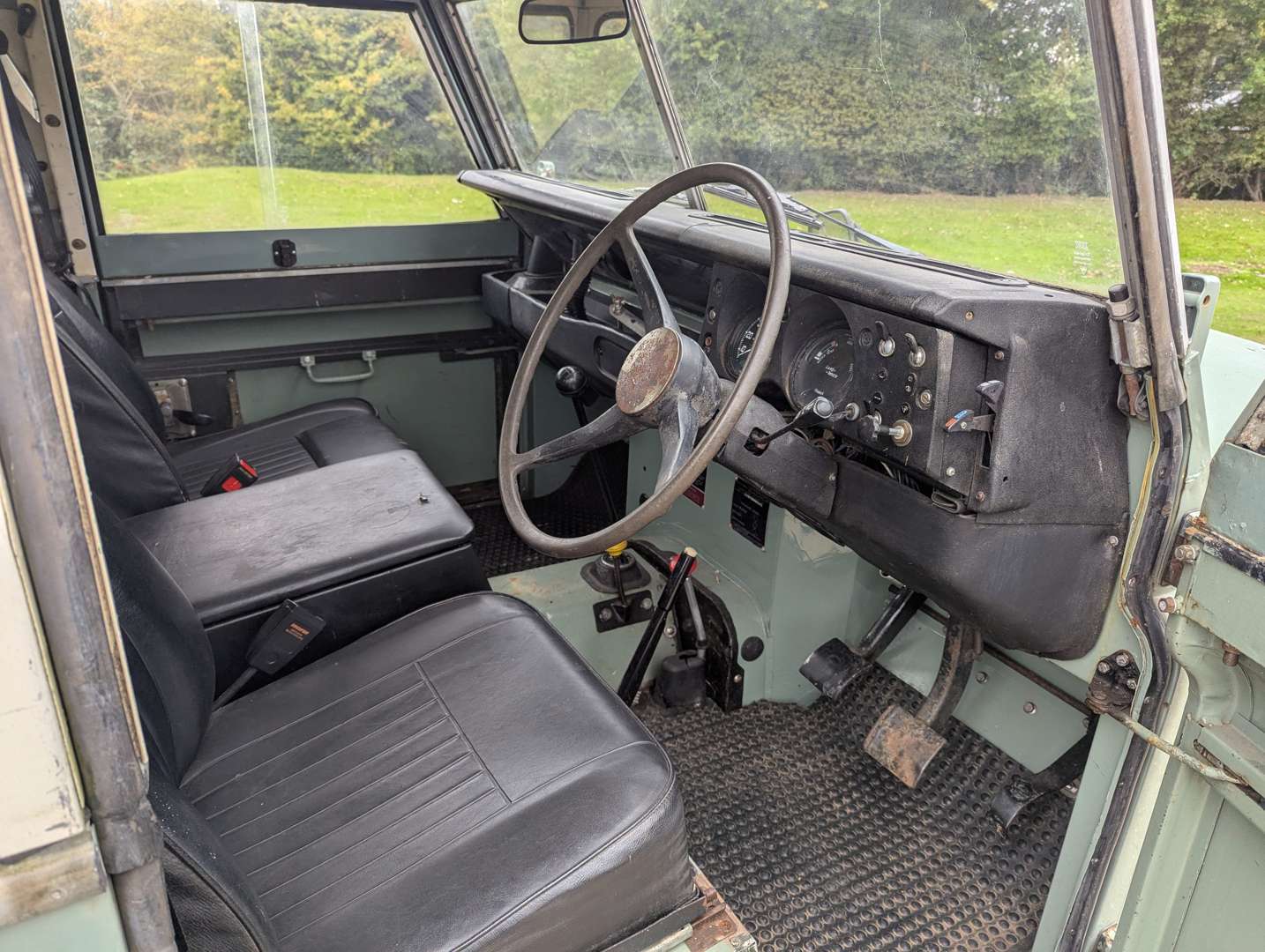 <p>1969 LAND ROVER SERIES IIA</p>