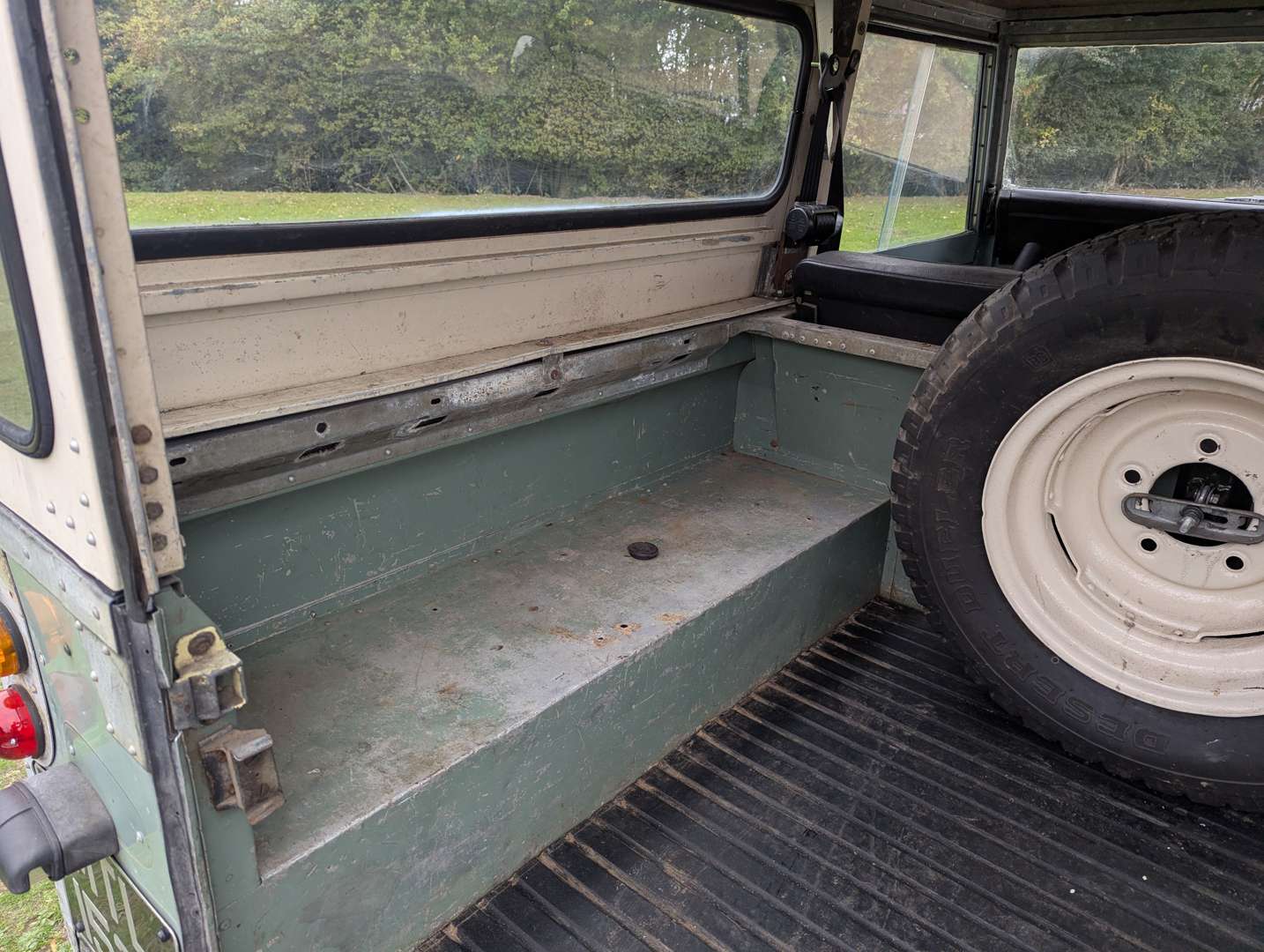 <p>1969 LAND ROVER SERIES IIA</p>