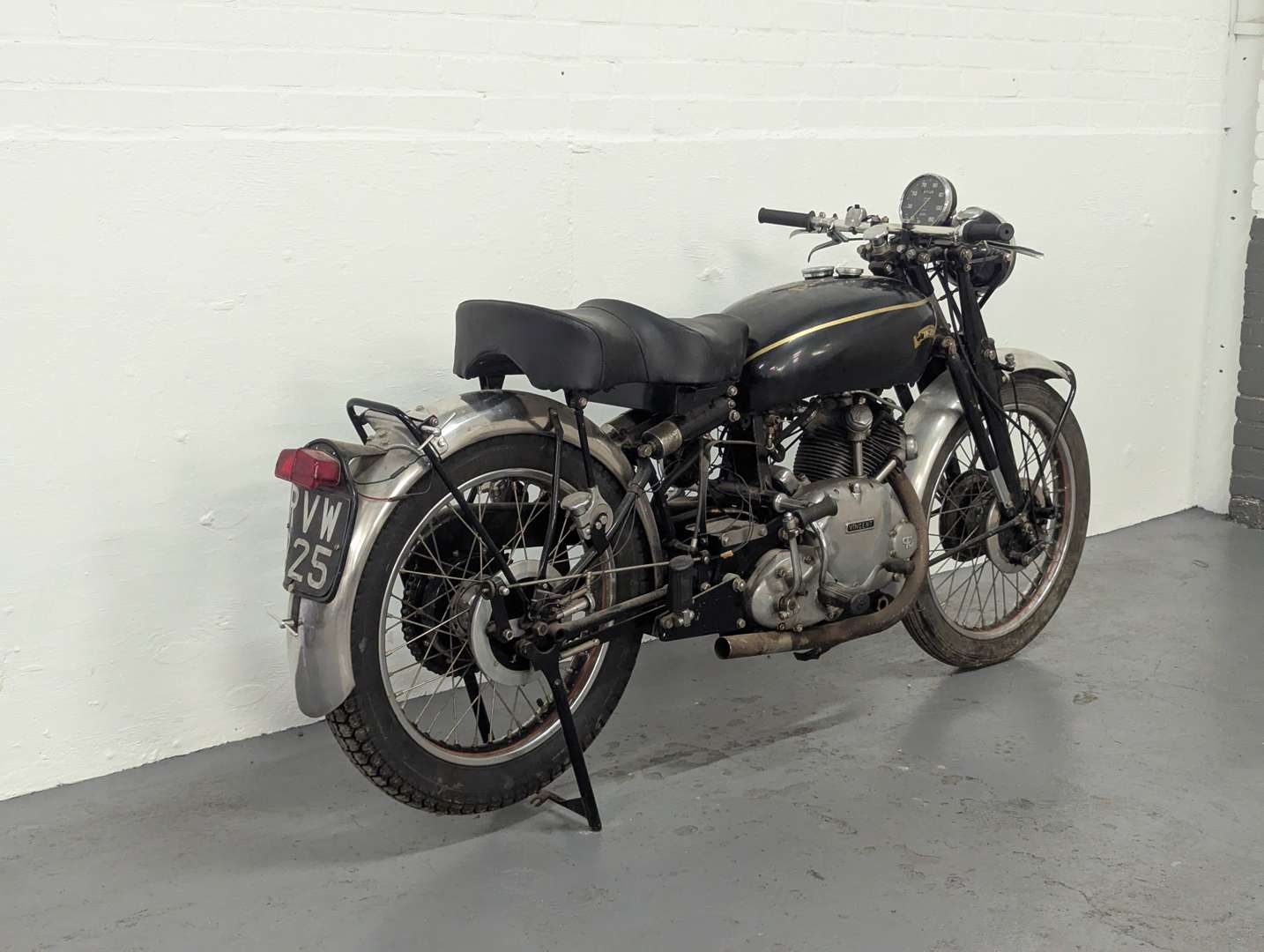 <p>1950 VINCENT COMET SERIES C</p>