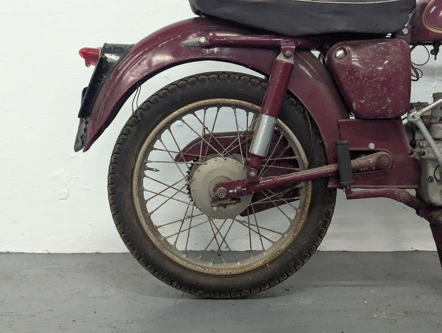 <p>1957 JAMES CAPTAIN</p>