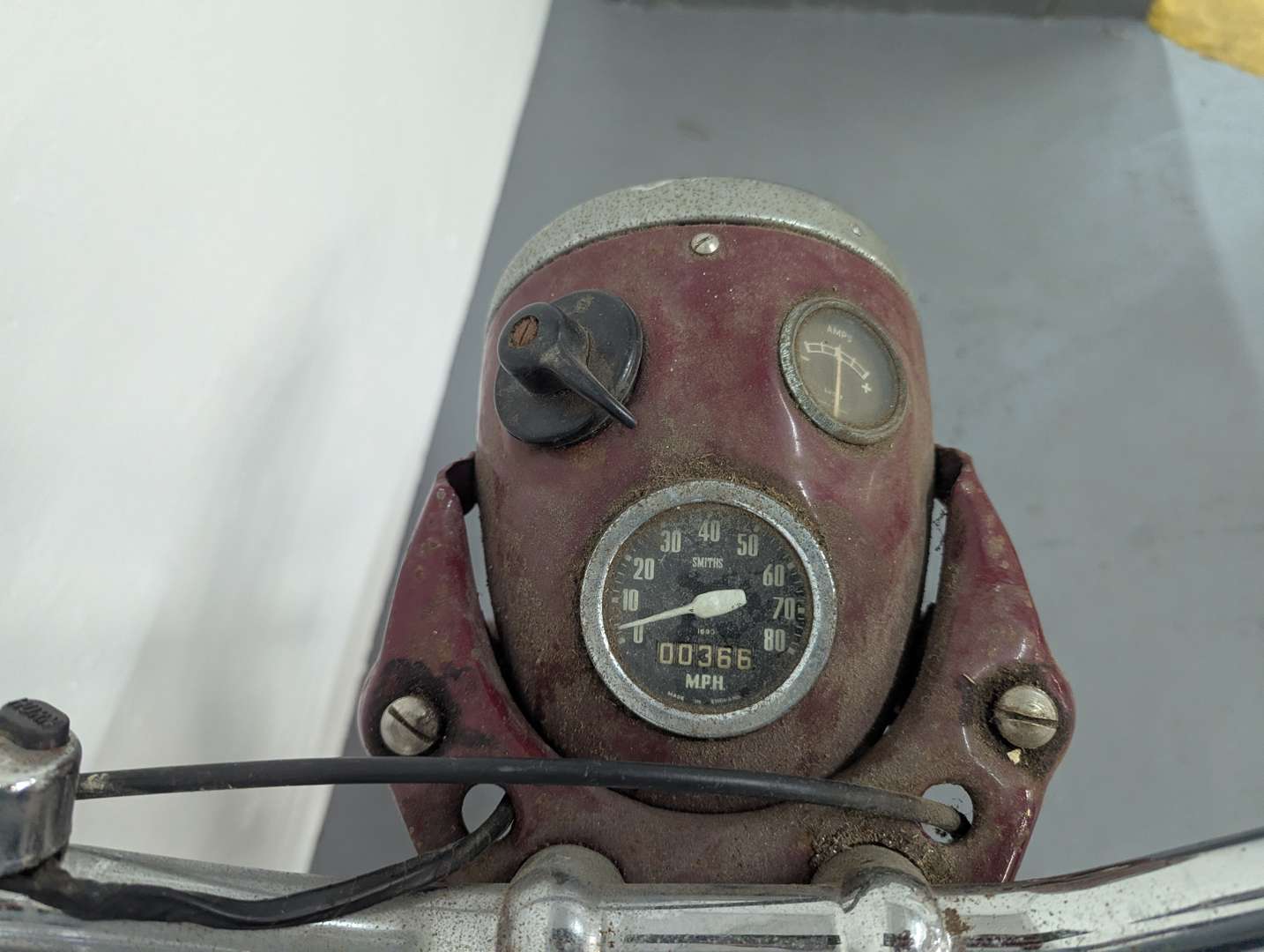 <p>1957 JAMES CAPTAIN</p>