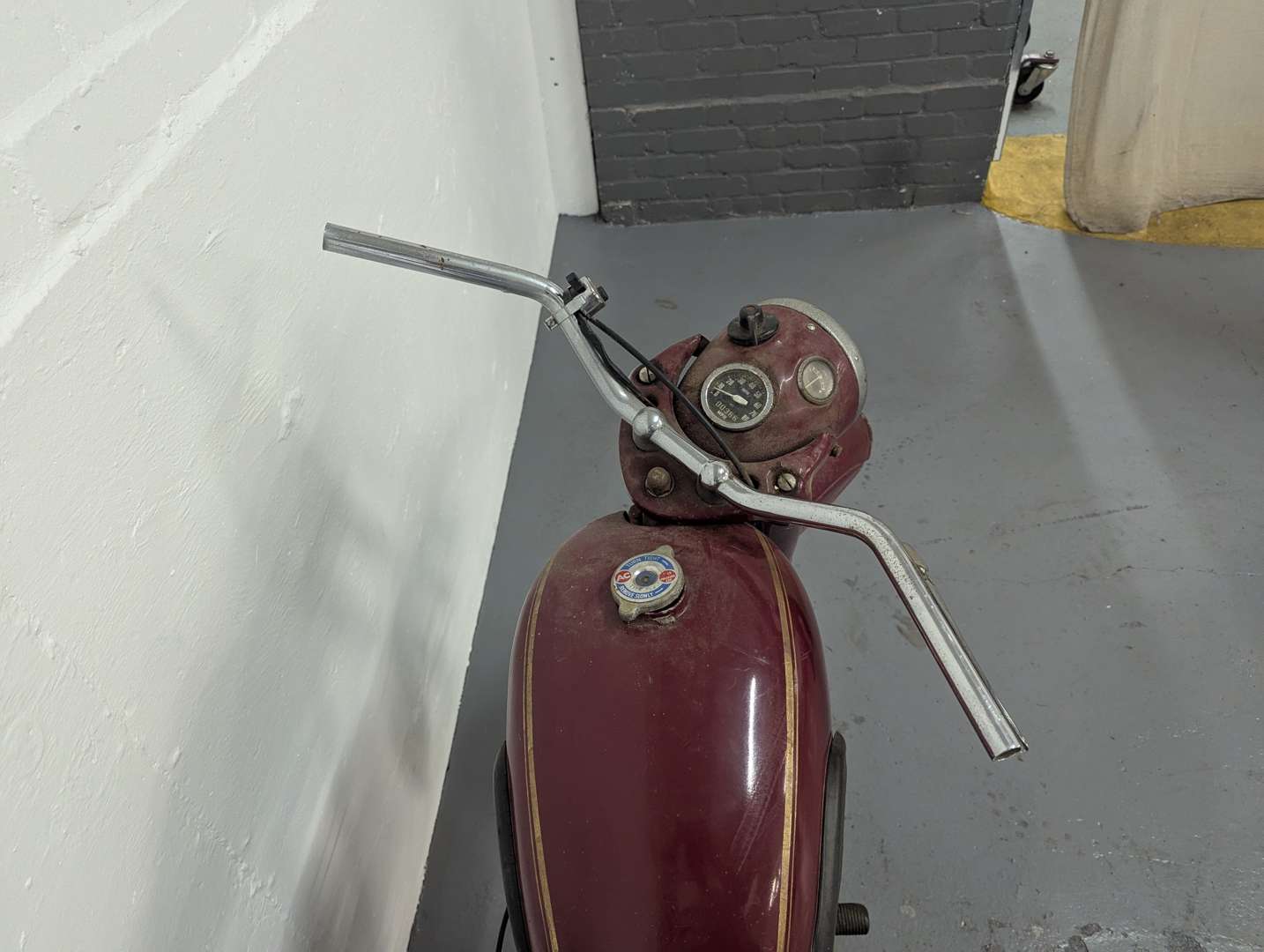 <p>1957 JAMES CAPTAIN</p>