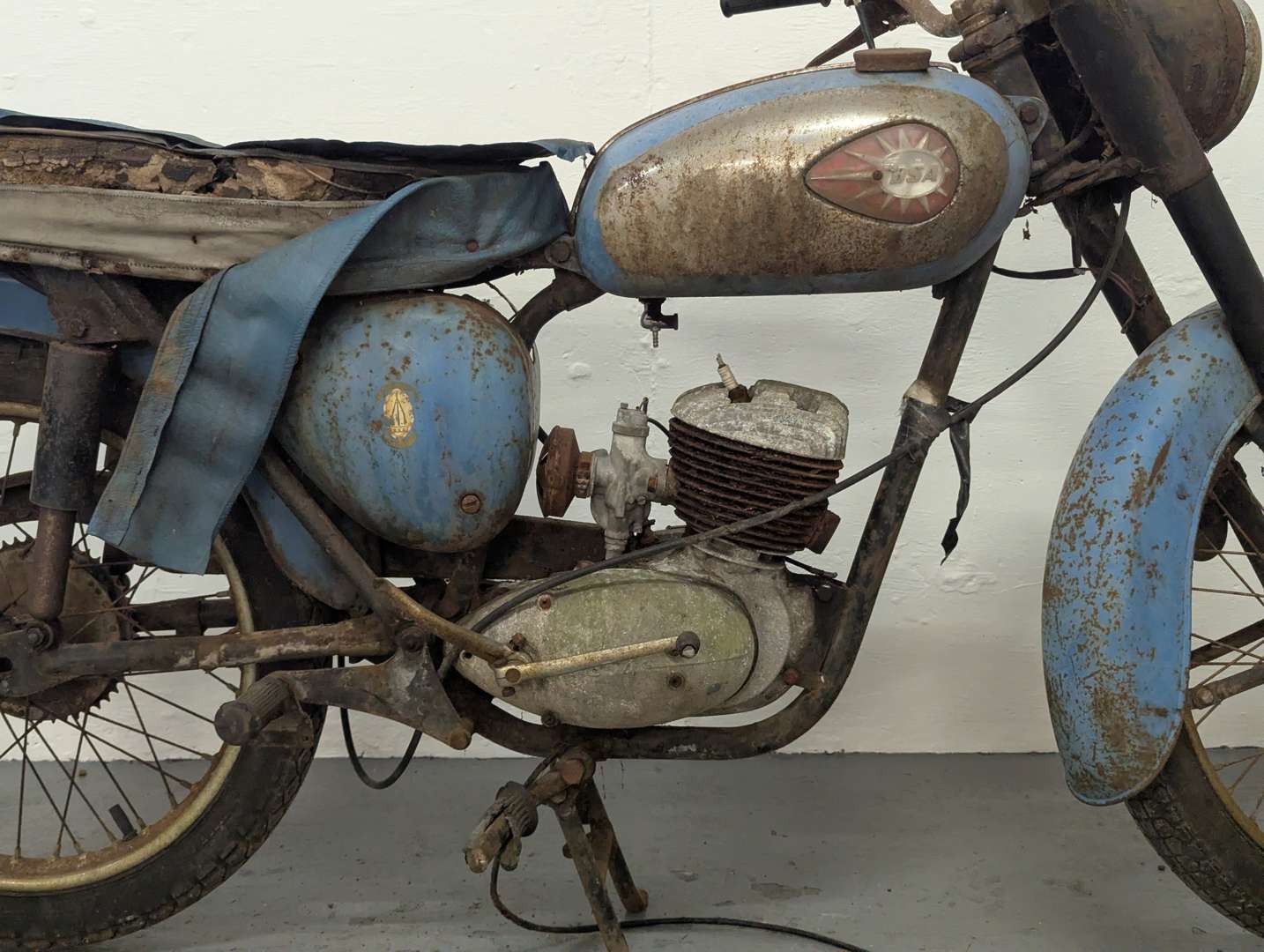 <p>1962 BSA BANTAM</p>